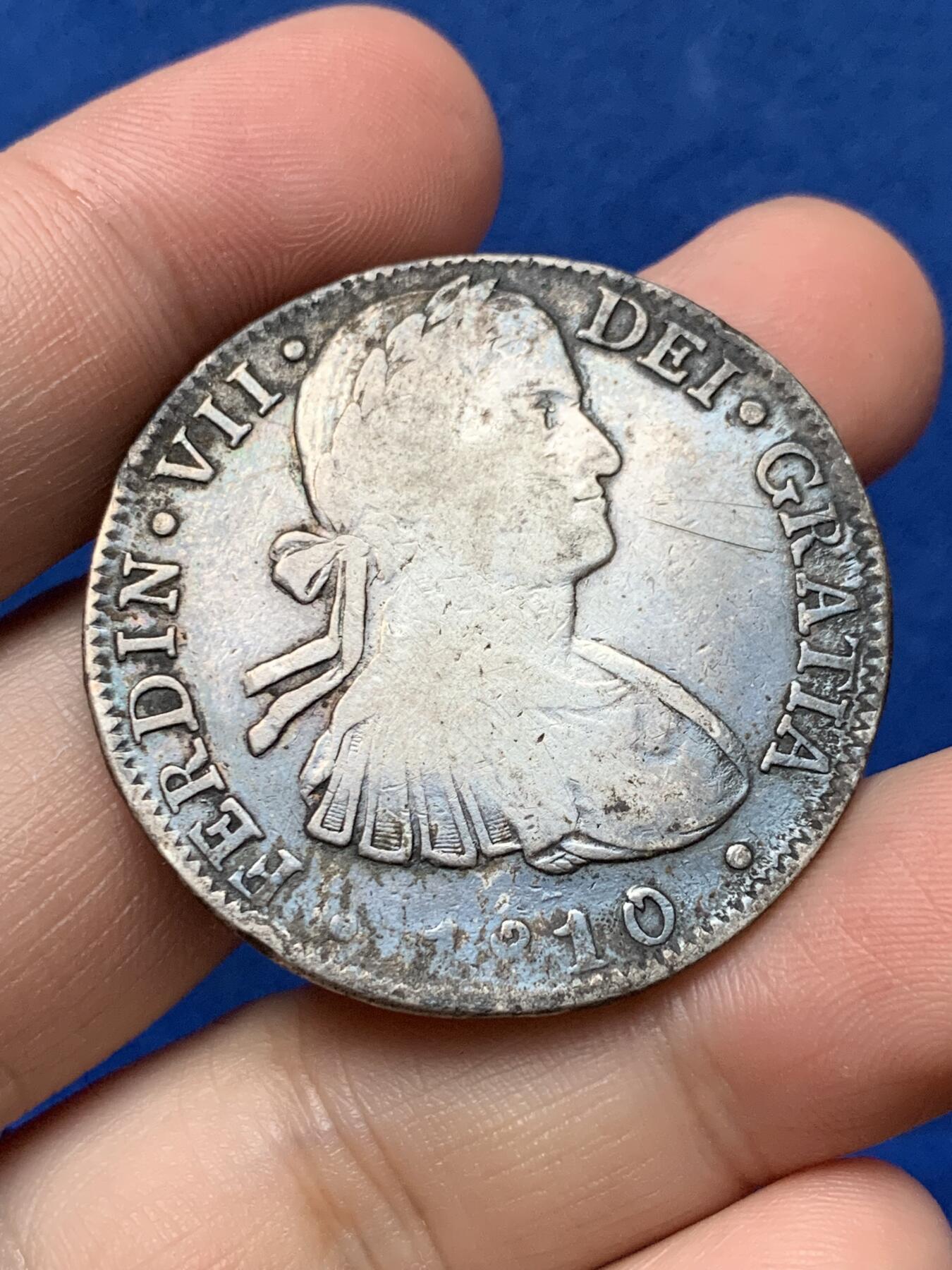 《竞宝斋》第284场- 周日，周一 2场连拍 （全场包邮） 西属墨西哥1810年费迪南七世8里亚尔 细节见图