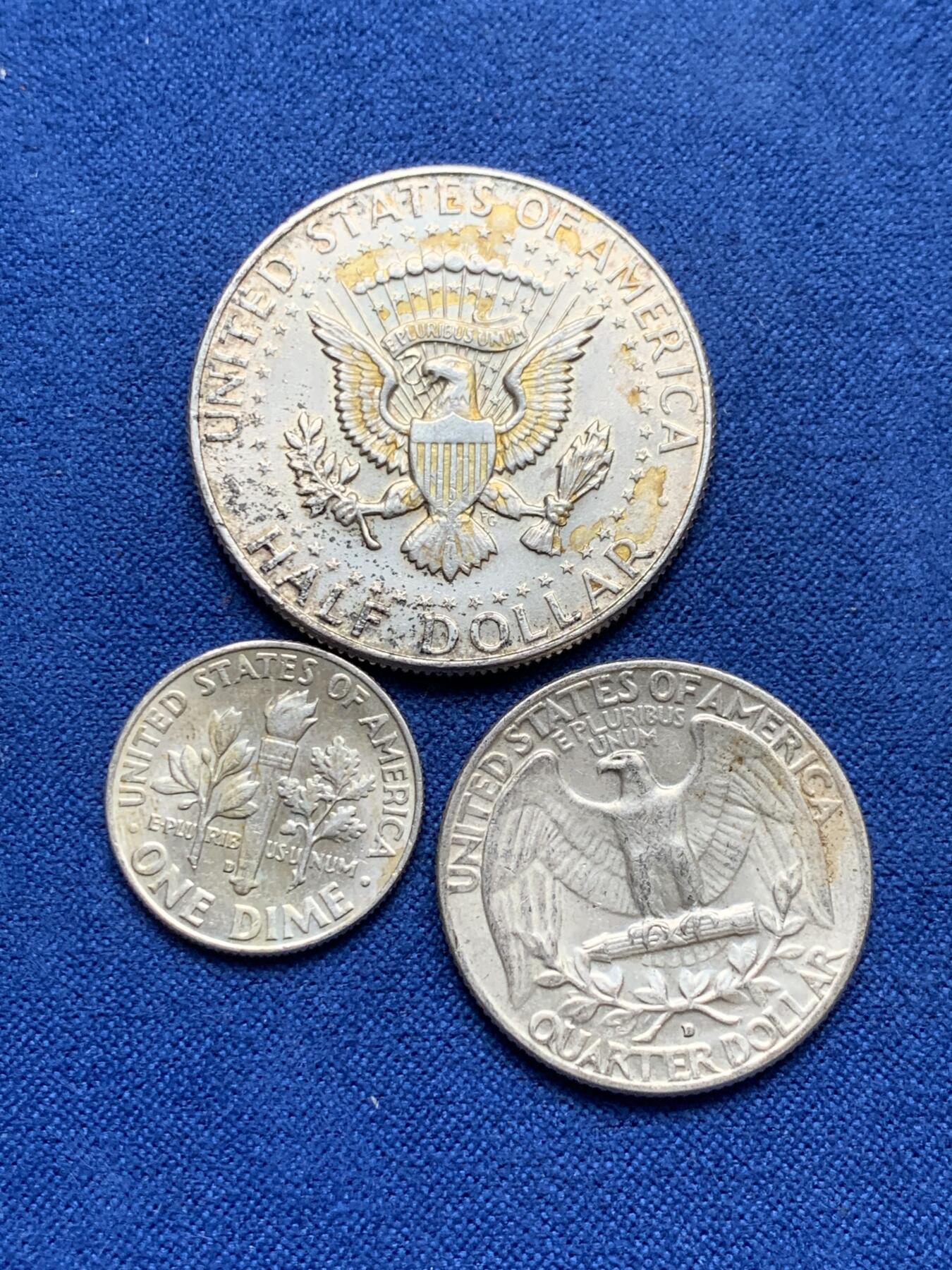 《竞宝斋》第284场- 周日，周一 2场连拍 （全场包邮） 3枚一组 原光好品1964美国高银版银币，包含肯尼迪半美元，华盛顿25美分，10美分，仅银价已130多元