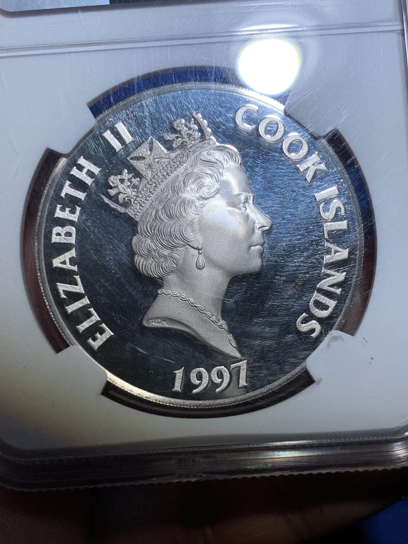 《竞宝斋》第284场- 周日，周一 2场连拍 （全场包邮） 唯一冠军分 NGC PF69UC 库克群岛1997年世纪系列之《五世纪罗马帝国的灭亡》50美元精制银币 凝霜镜面底板