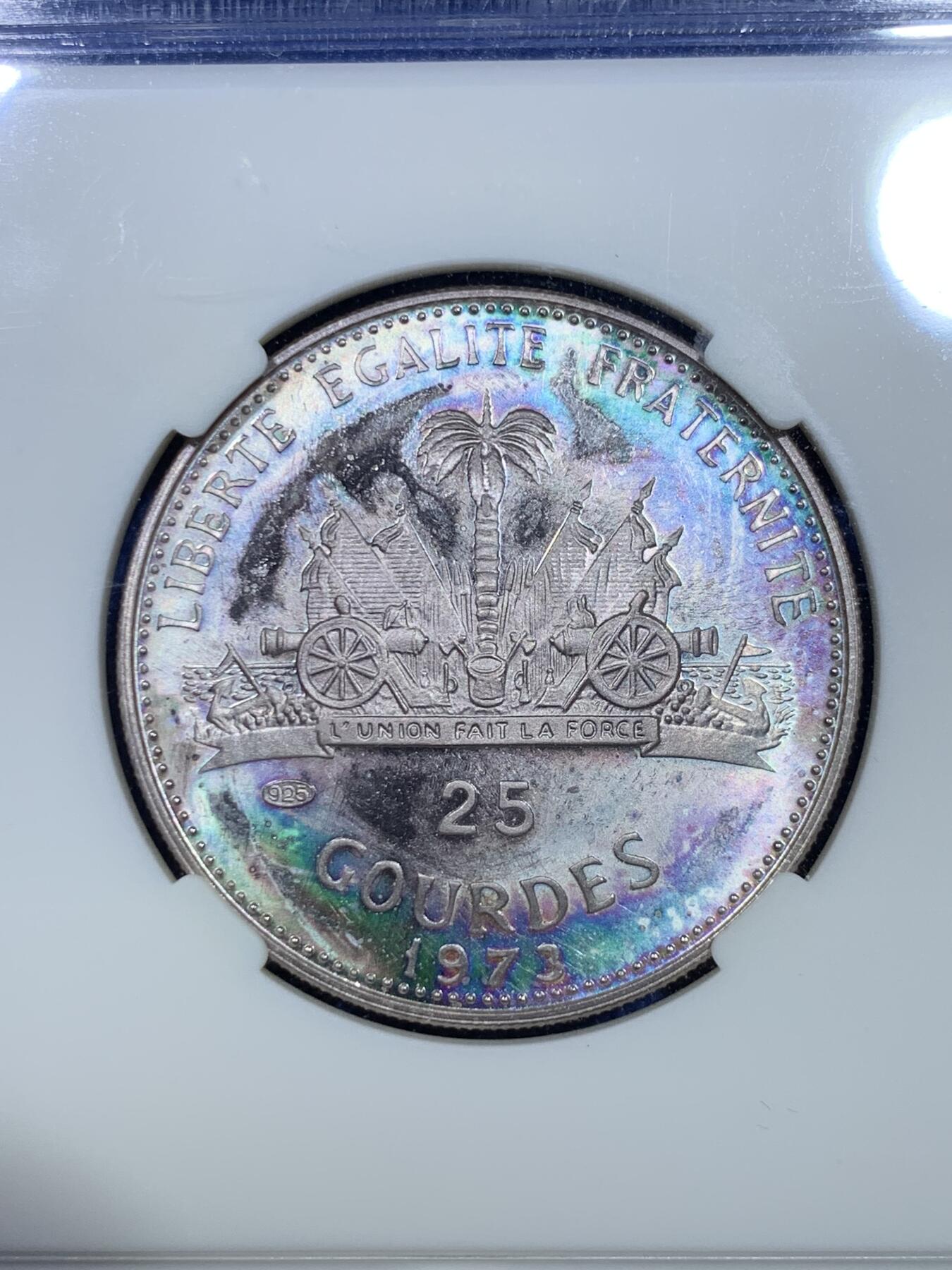 《竞宝斋》第284场- 周日，周一 2场连拍 （全场包邮） 两枚一组 CNCS PF67 海地1973年25古德银币