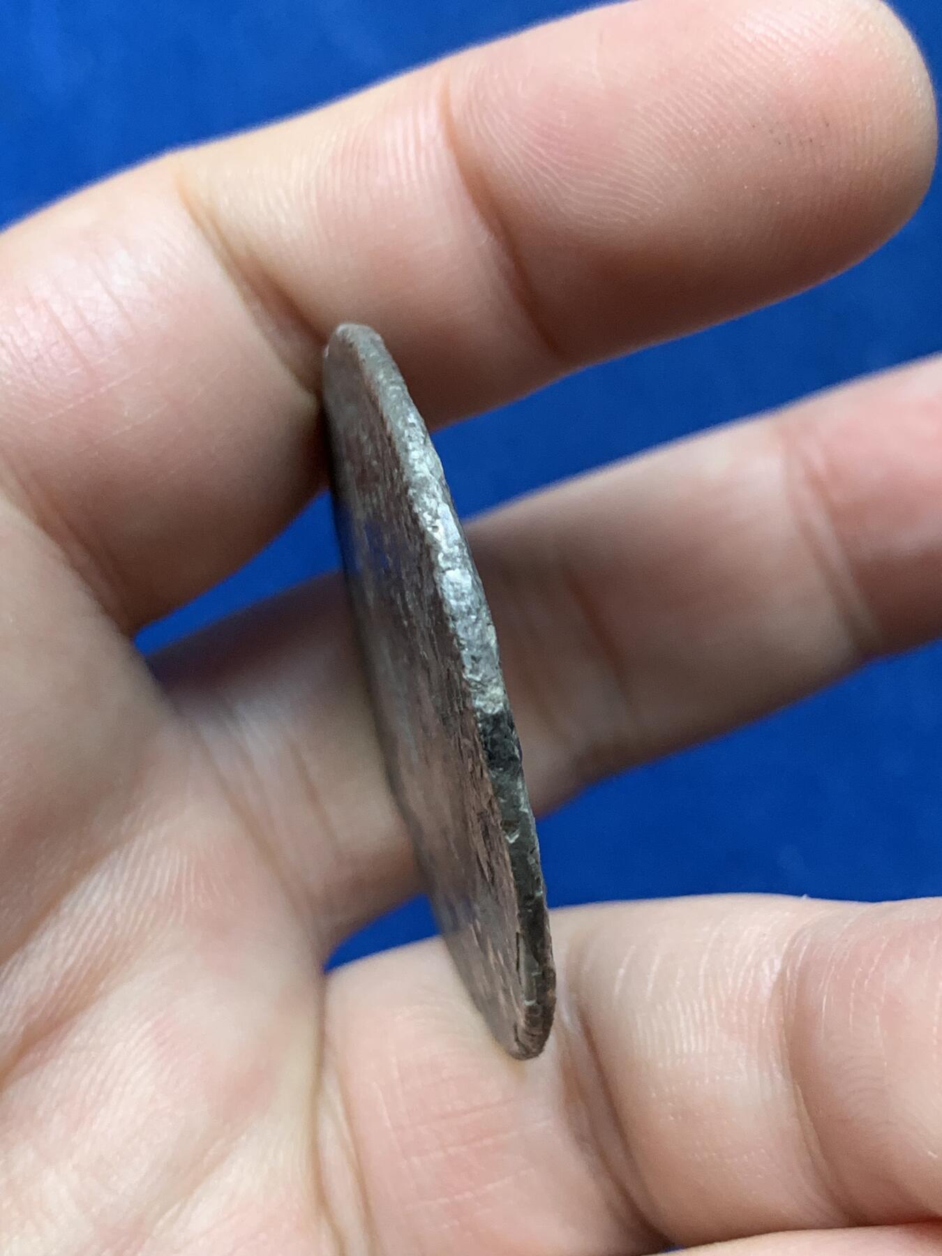 《竞宝斋》第284场- 周日，周一 2场连拍 （全场包邮） 海捞危地马拉费七双柱大银币 NG厂标清晰 趣味品 余重21.6g