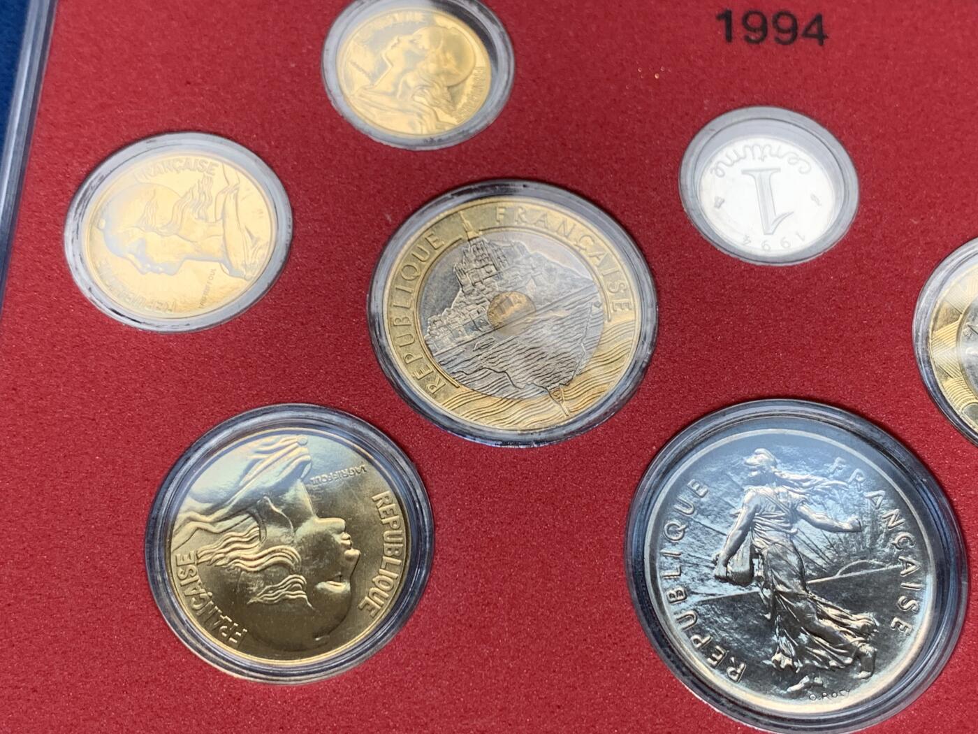 《竞宝斋》第284场- 周日，周一 2场连拍 （全场包邮） 法国1994年清年份官方套币 面值齐全 法系收藏必备 较为稀少