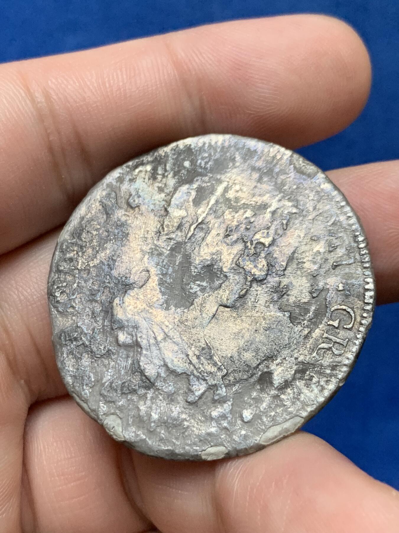 《竞宝斋》第284场- 周日，周一 2场连拍 （全场包邮） 海捞危地马拉费七双柱大银币 NG厂标清晰 趣味品 余重21.6g