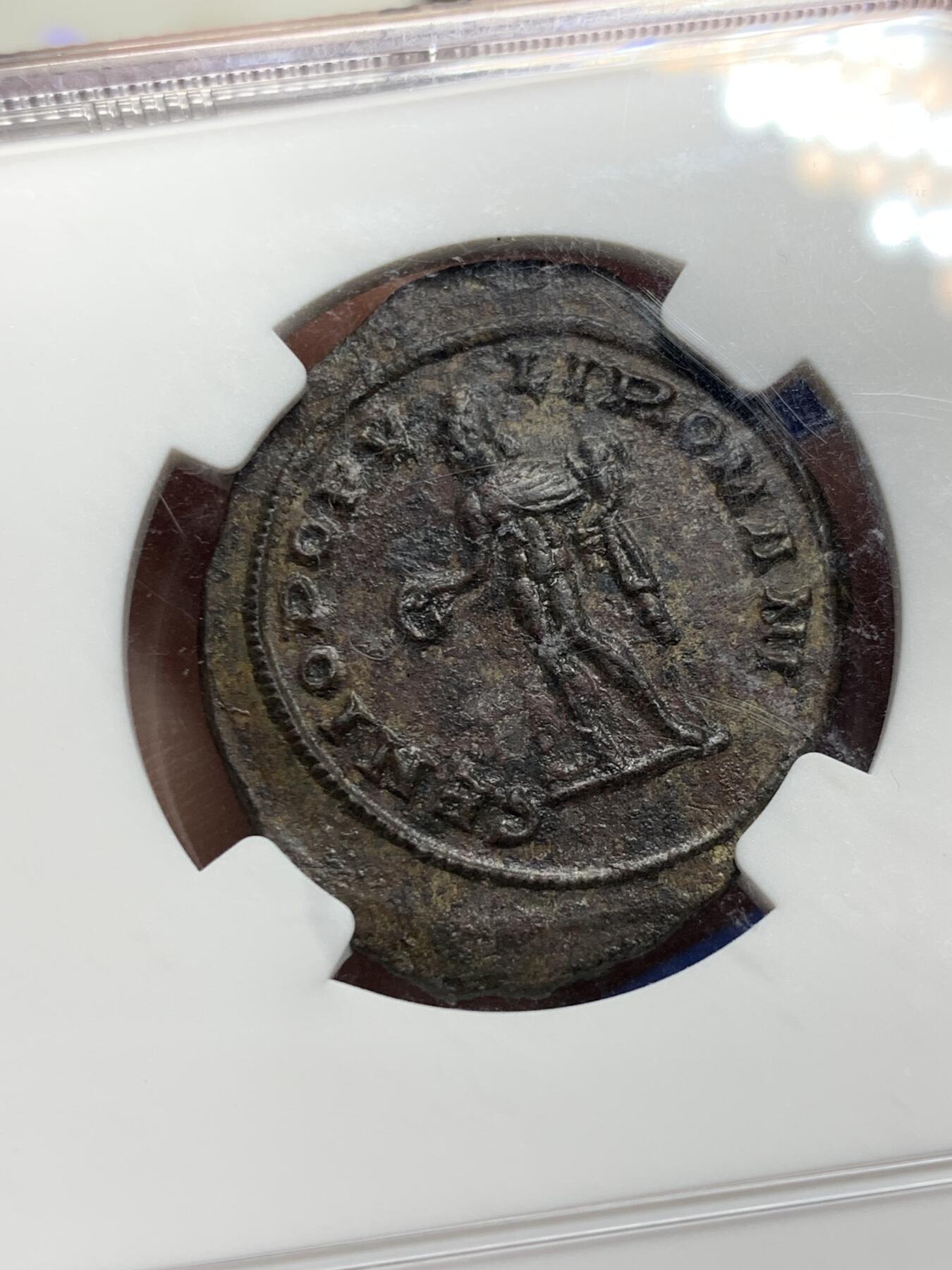 《竞宝斋》第284场- 周日，周一 2场连拍 （全场包邮） NGC Ch AU 古典币评级 打制5/5满分 表面状态3/5 古罗马305-306年君士坦提乌斯一世1富利大铜币，10g+大尺寸。在位仅15个月的奥古斯都，君士坦丁大帝的父亲。朗丁造币厂打造，也即今天的伦敦。