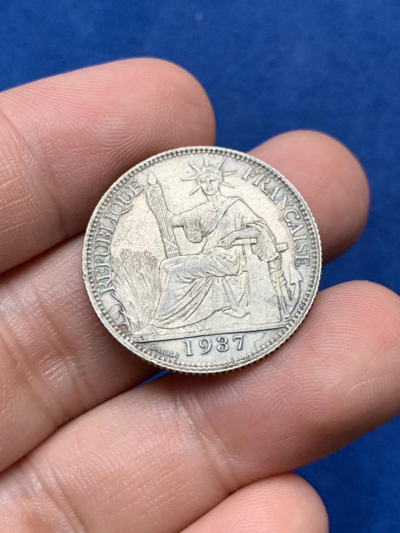 《竞宝斋》第284场- 周日，周一 2场连拍 （全场包邮） 法国1937年坐洋20分 双面传世老包浆 细节较好 状态不错