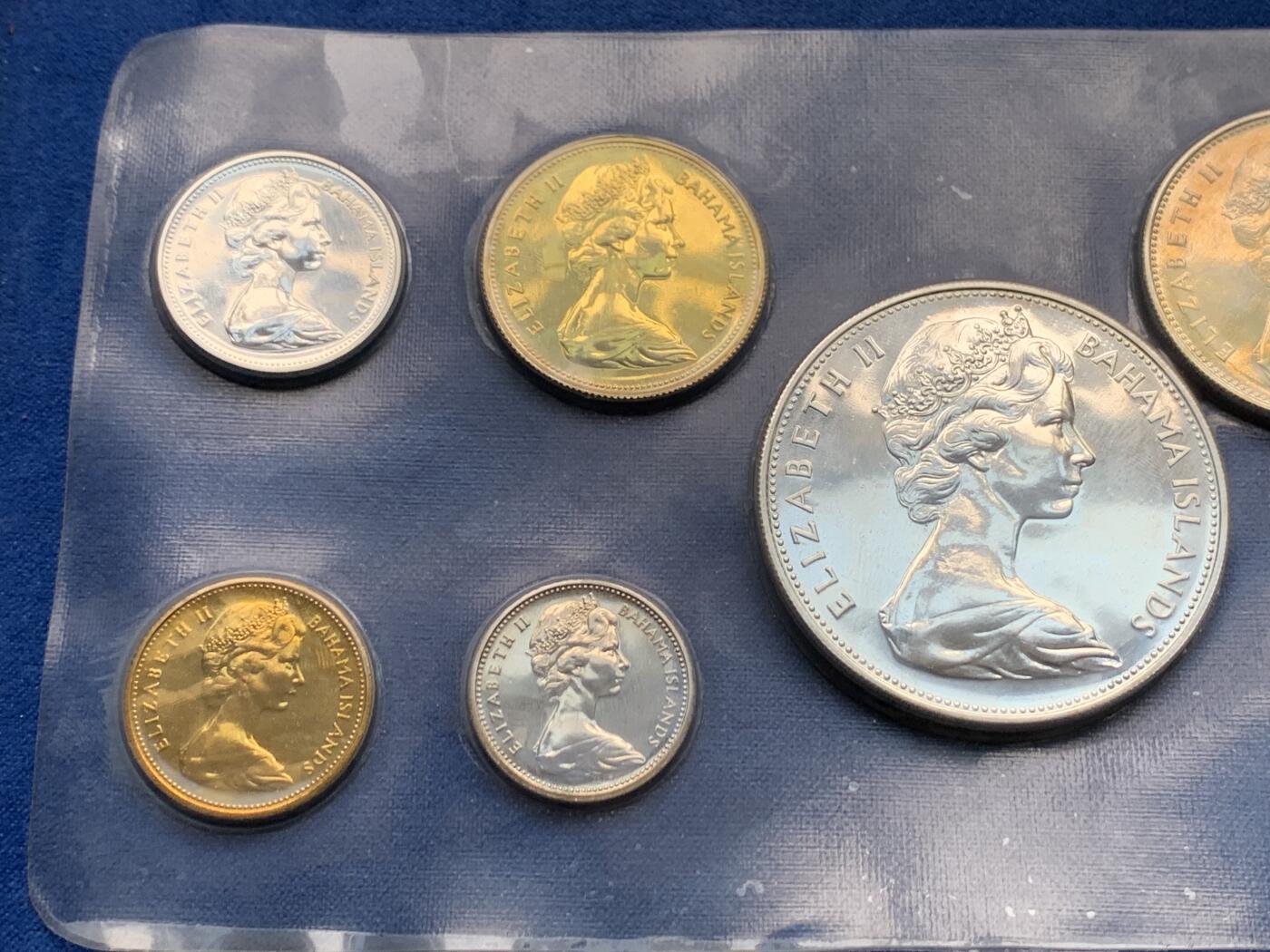 《竞宝斋》第284场- 周日，周一 2场连拍 （全场包邮） 巴哈马1969塑封套币 原盒保存 带5元大银币 大银币套值得收藏