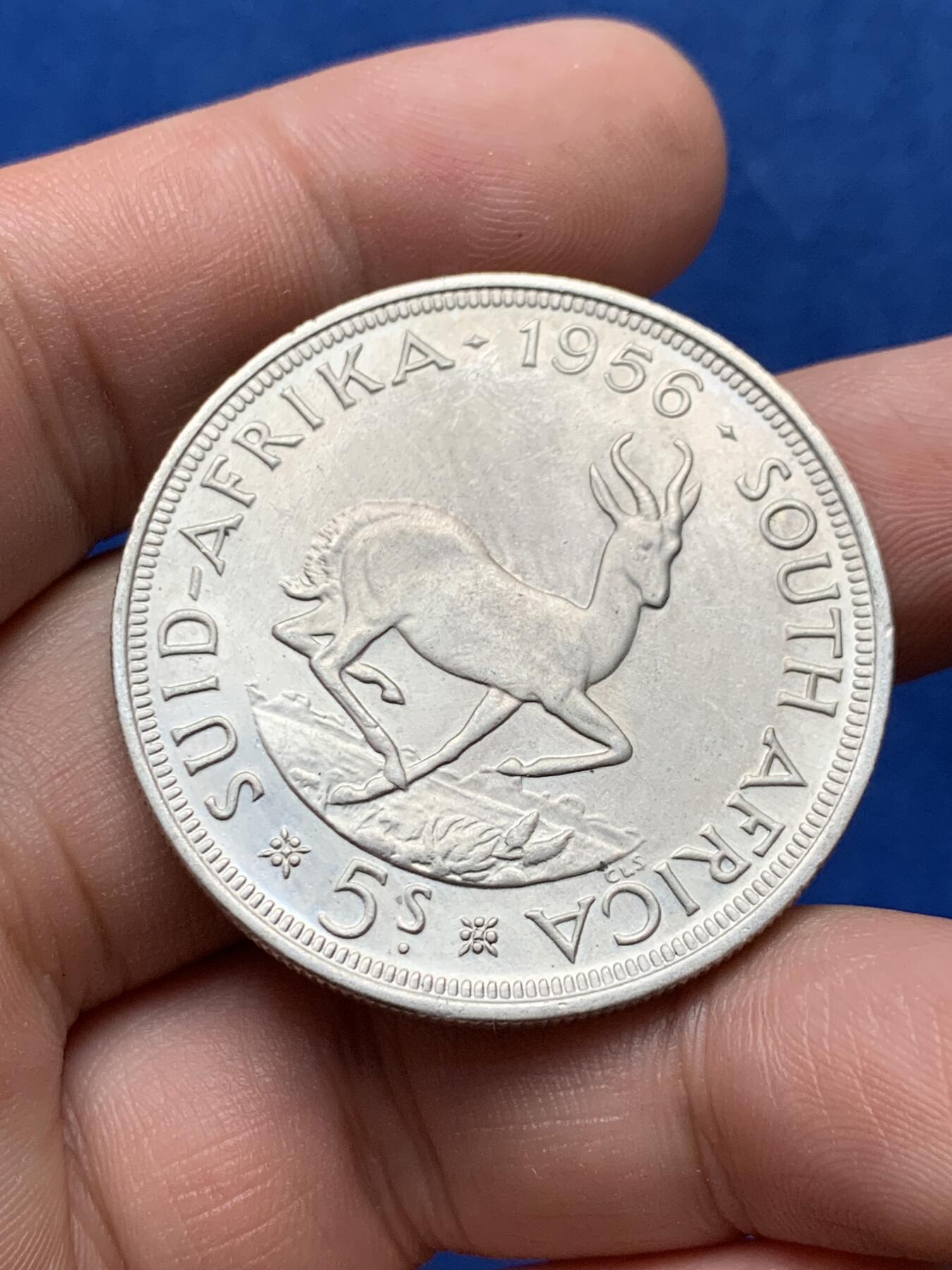 《竞宝斋》第284场- 周日，周一 2场连拍 （全场包邮） 1956年英属南非跳羚羊克朗型5先令大银币