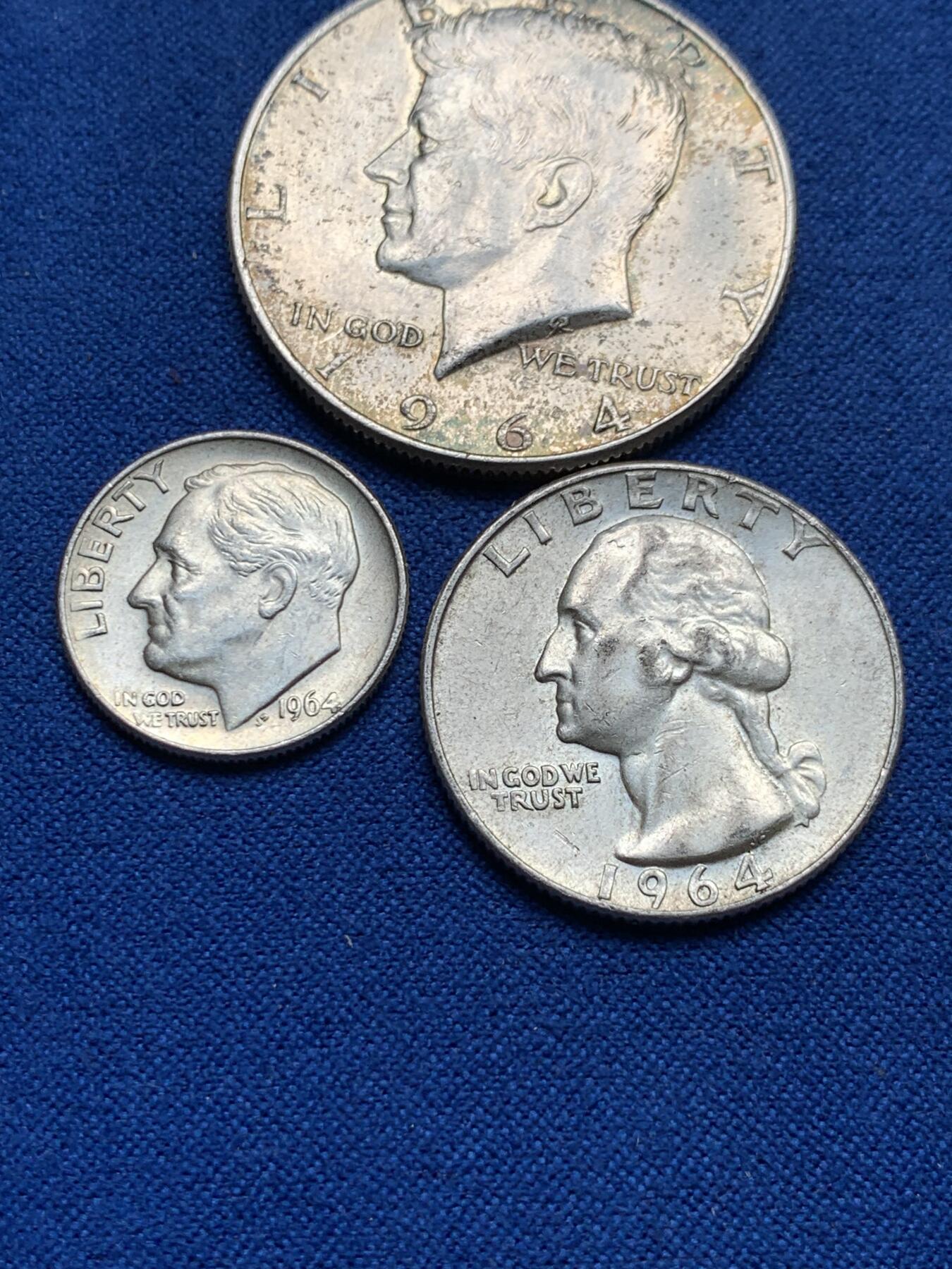 《竞宝斋》第284场- 周日，周一 2场连拍 （全场包邮） 3枚一组 原光好品1964美国高银版银币，包含肯尼迪半美元，华盛顿25美分，10美分，仅银价已130多元