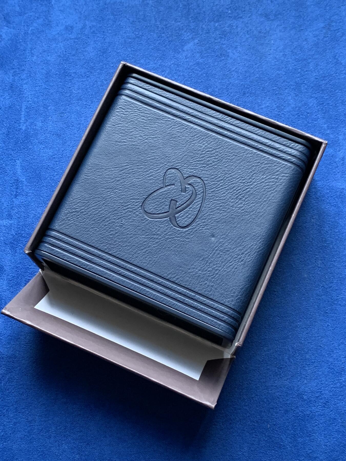 《竞宝斋》第284场- 周日，周一 2场连拍 （全场包邮） 中国建设银行成立60周年熊猫加字纪念银币 带盒证