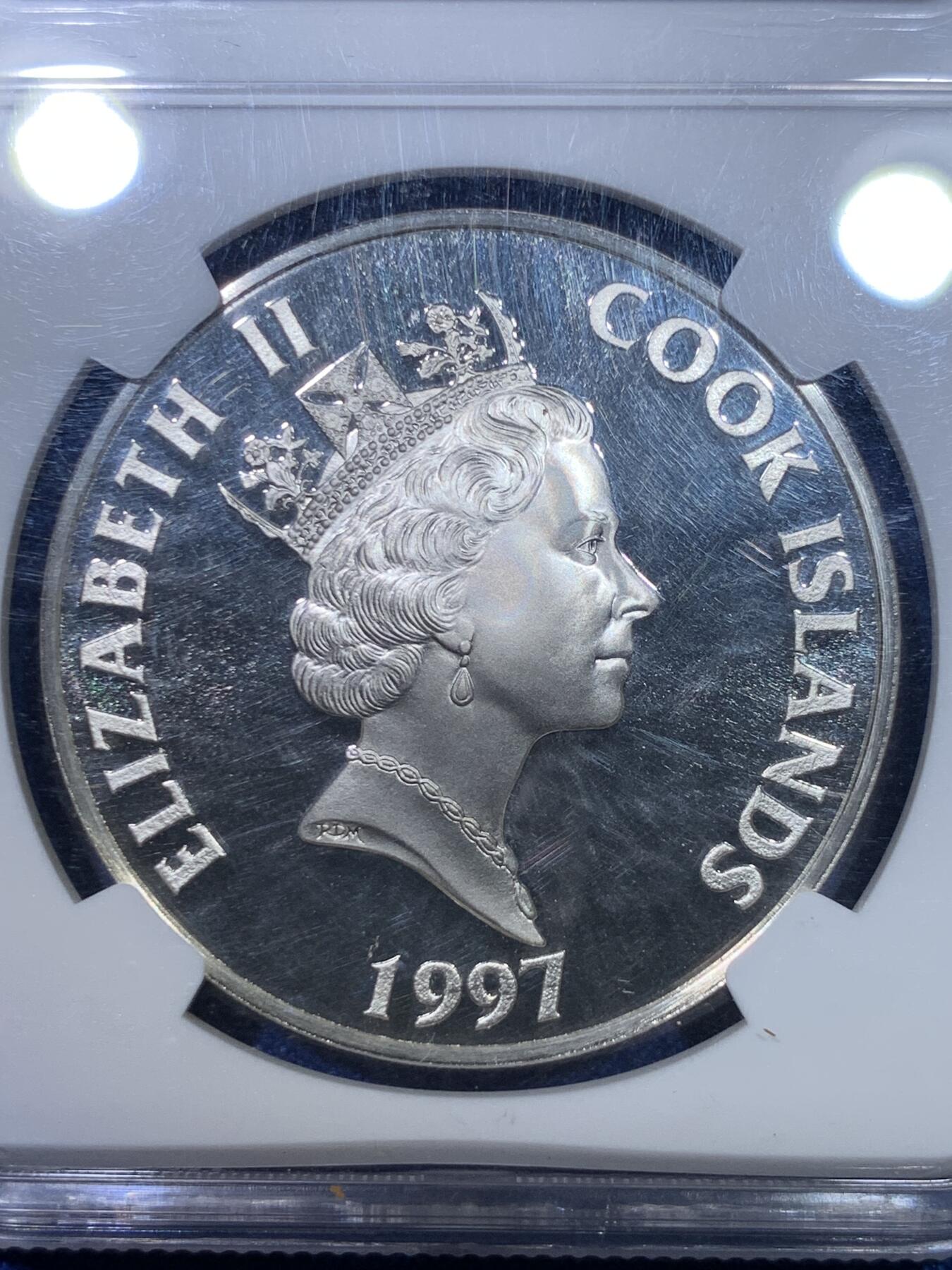 《竞宝斋》第284场- 周日，周一 2场连拍 （全场包邮） 唯一冠军分 NGC PF69UC 库克群岛1997年世纪系列之《十四世纪文艺复兴发源》50美元精制银币 凝霜镜面底板