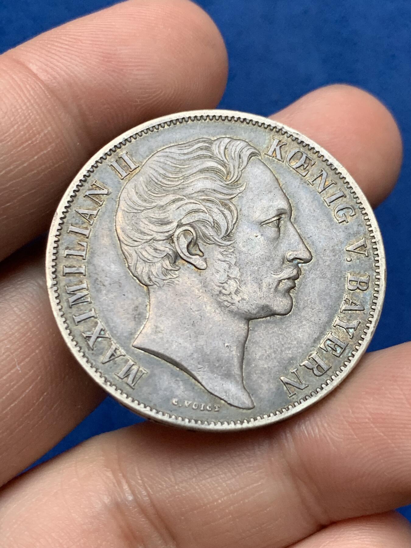 《竞宝斋》第284场- 周日，周一 2场连拍 （全场包邮） 1855年德国巴伐利亚圣母抱子2盾银币