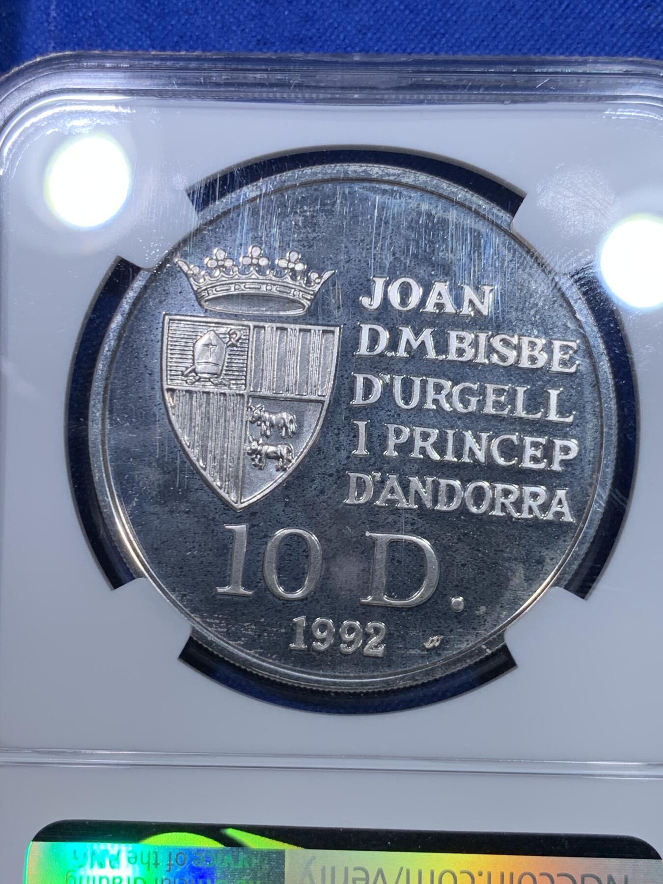 《竞宝斋》第284场- 周日，周一 2场连拍 （全场包邮） 冠军分 NGC PF67UC 安道尔1992野生动物红松鼠10元银币 红丝带定制标