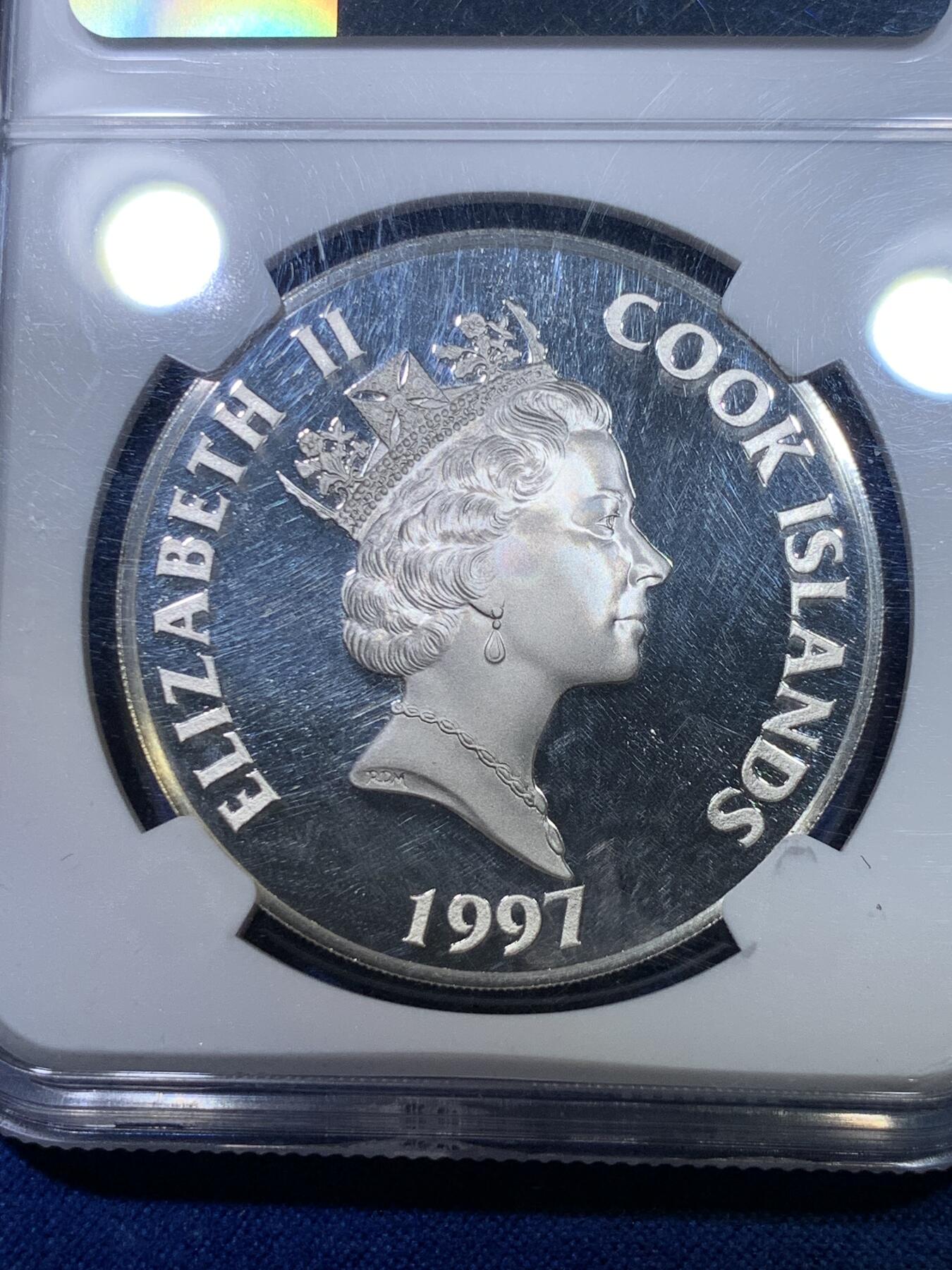 《竞宝斋》第284场- 周日，周一 2场连拍 （全场包邮） 唯一冠军分 NGC PF69UC 库克群岛1997年世纪系列之《五世纪罗马帝国的灭亡》50美元精制银币 凝霜镜面底板