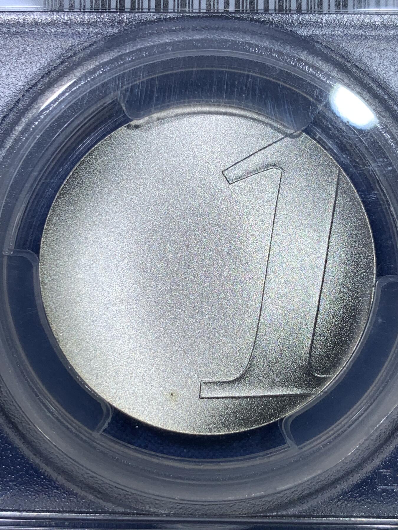 《竞宝斋》第284场- 周日，周一 2场连拍 （全场包邮） PCGS SP69 法国2001年最后的法郎纪念银币 少见的波浪形银币 荣获克劳斯年度最佳硬币 最佳创意币