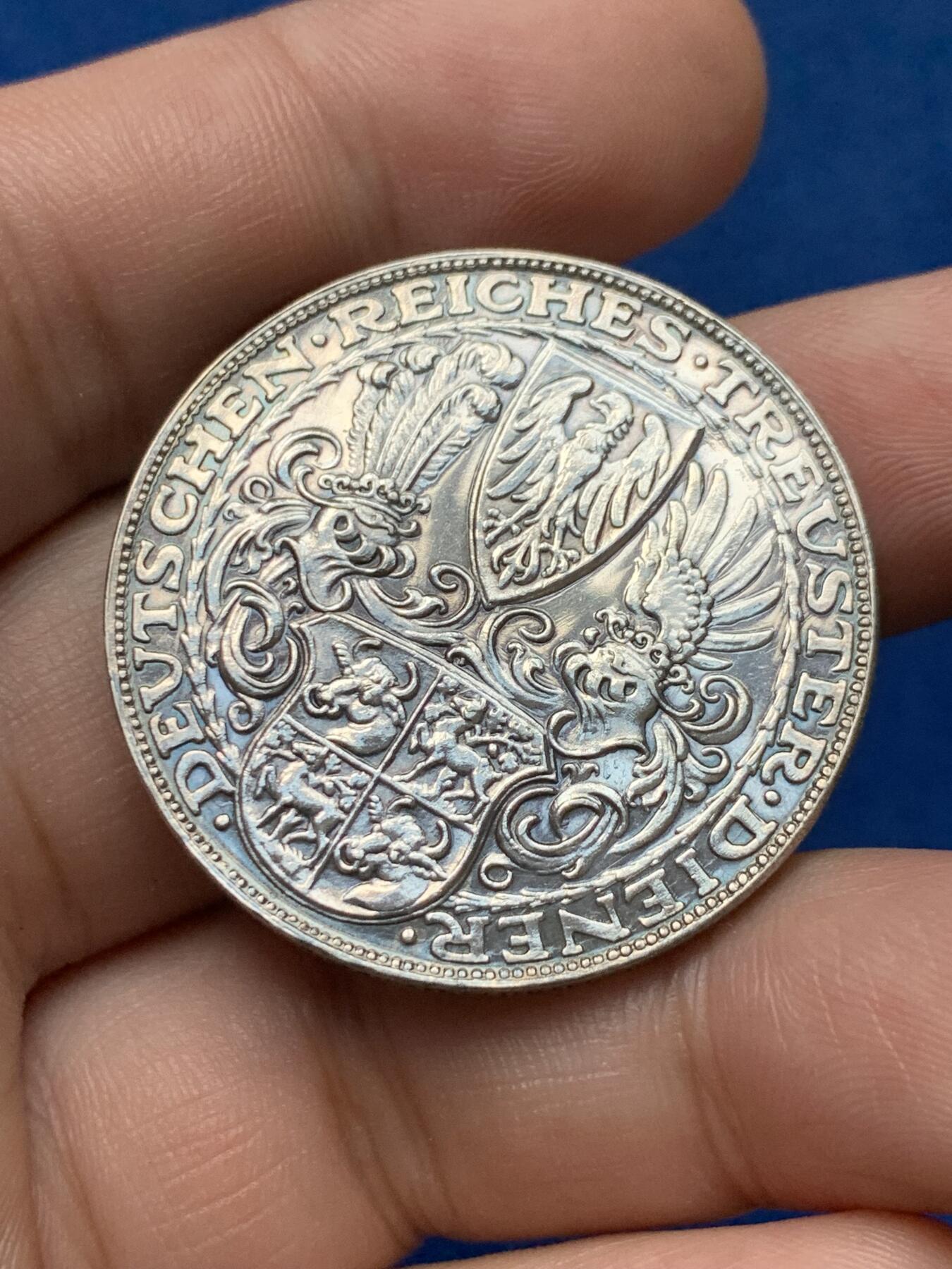 《竞宝斋》第284场- 周日，周一 2场连拍 （全场包邮） 1927年德国兴登堡5马克银币章