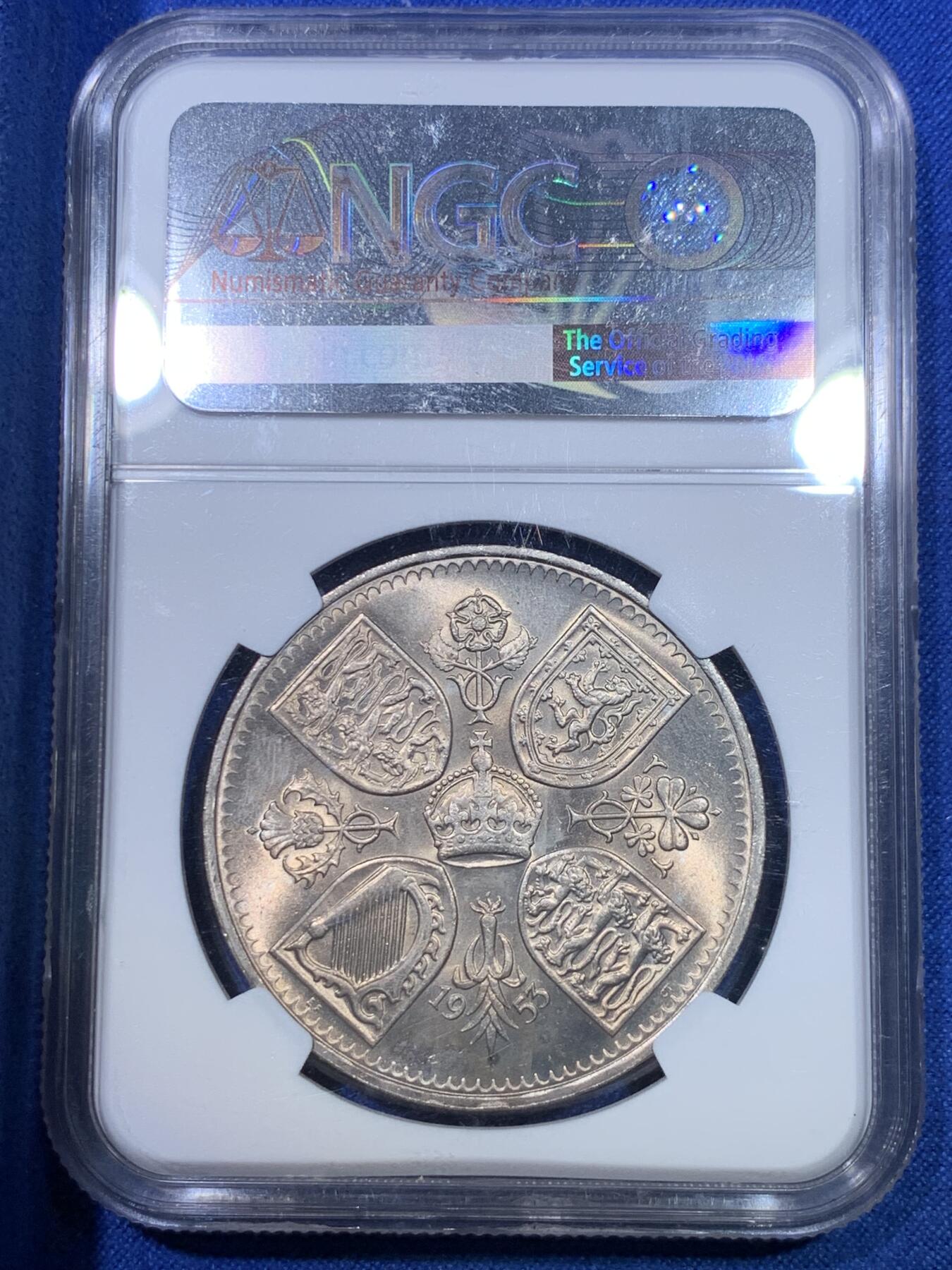 《竞宝斋》第284场- 周日，周一 2场连拍 （全场包邮） NGC MS64 英国1953登基克朗 女王登基所发行 状态不错