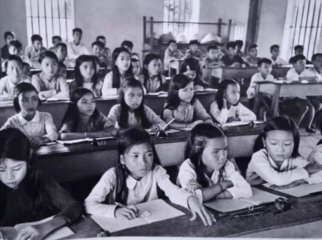 07月07日 世界币章 未发行 中国援助印钞 1968年 越南 1盾 原票10连号 尾号91-00 AU品相（最后一张有磨损））