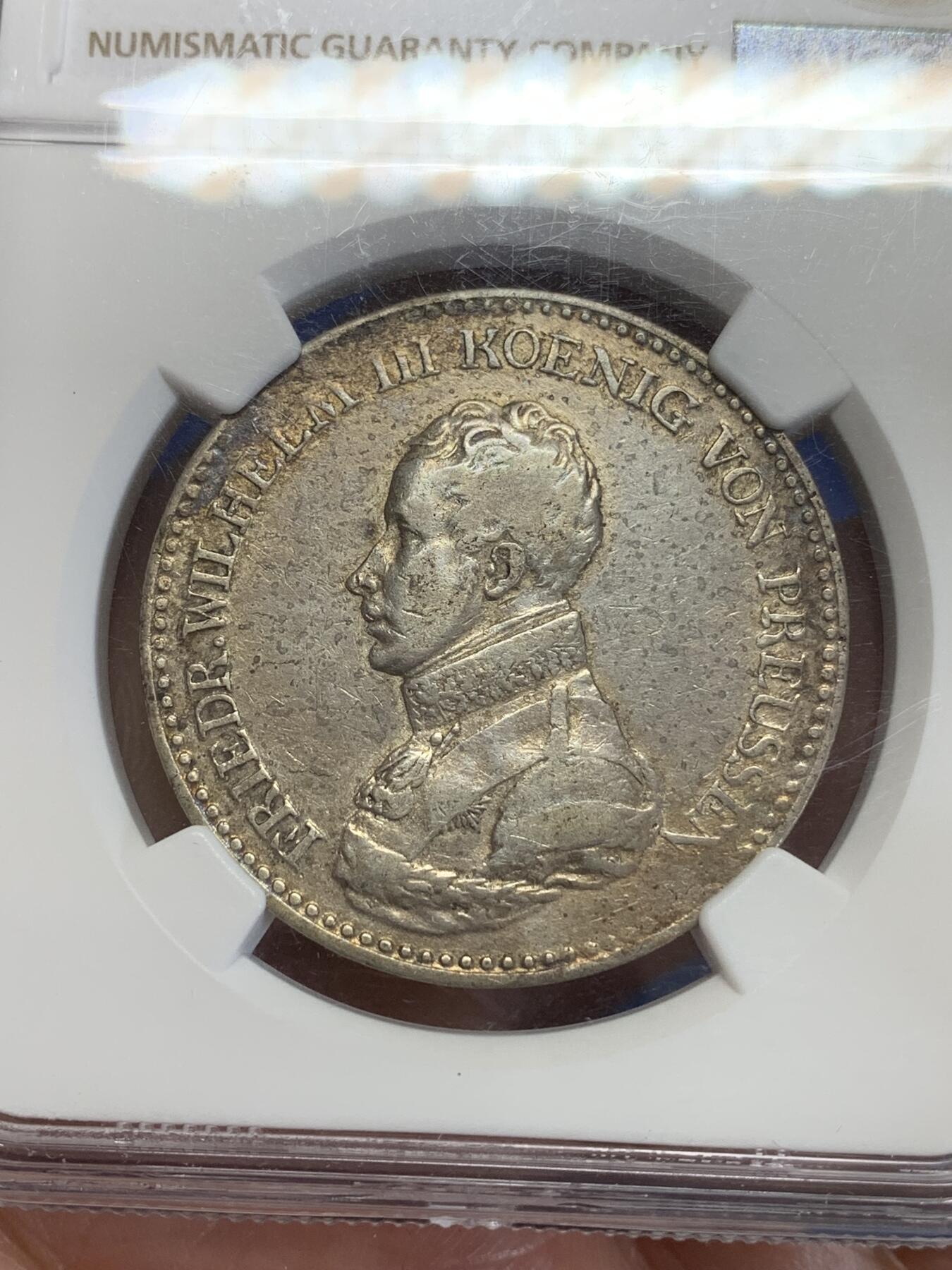 《竞宝斋》第284场- 周日，周一 2场连拍 （全场包邮） NGC XFD 德国1818A年普鲁士鹰炮1泰勒银币 老泰勒又涨了