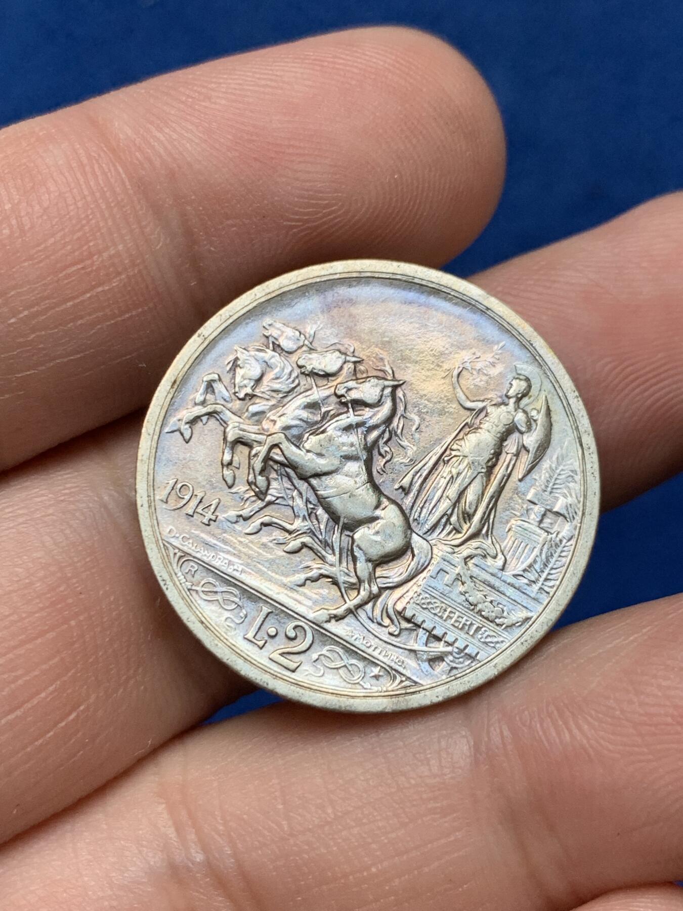 《竞宝斋》第284场- 周日，周一 2场连拍 （全场包邮） 意大利1914年马车2里拉银币