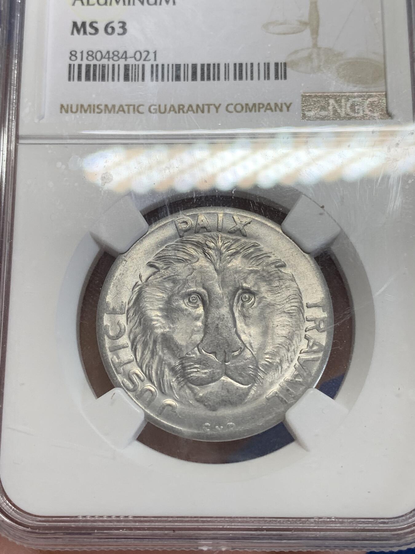 《竞宝斋》第284场- 周日，周一 2场连拍 （全场包邮） NGC MS63 刚果1965年10法郎铝币 大热品种 狮子图案非常受欢迎 铝币这个品相已经非常不容易了 两面都带转光 细节极好