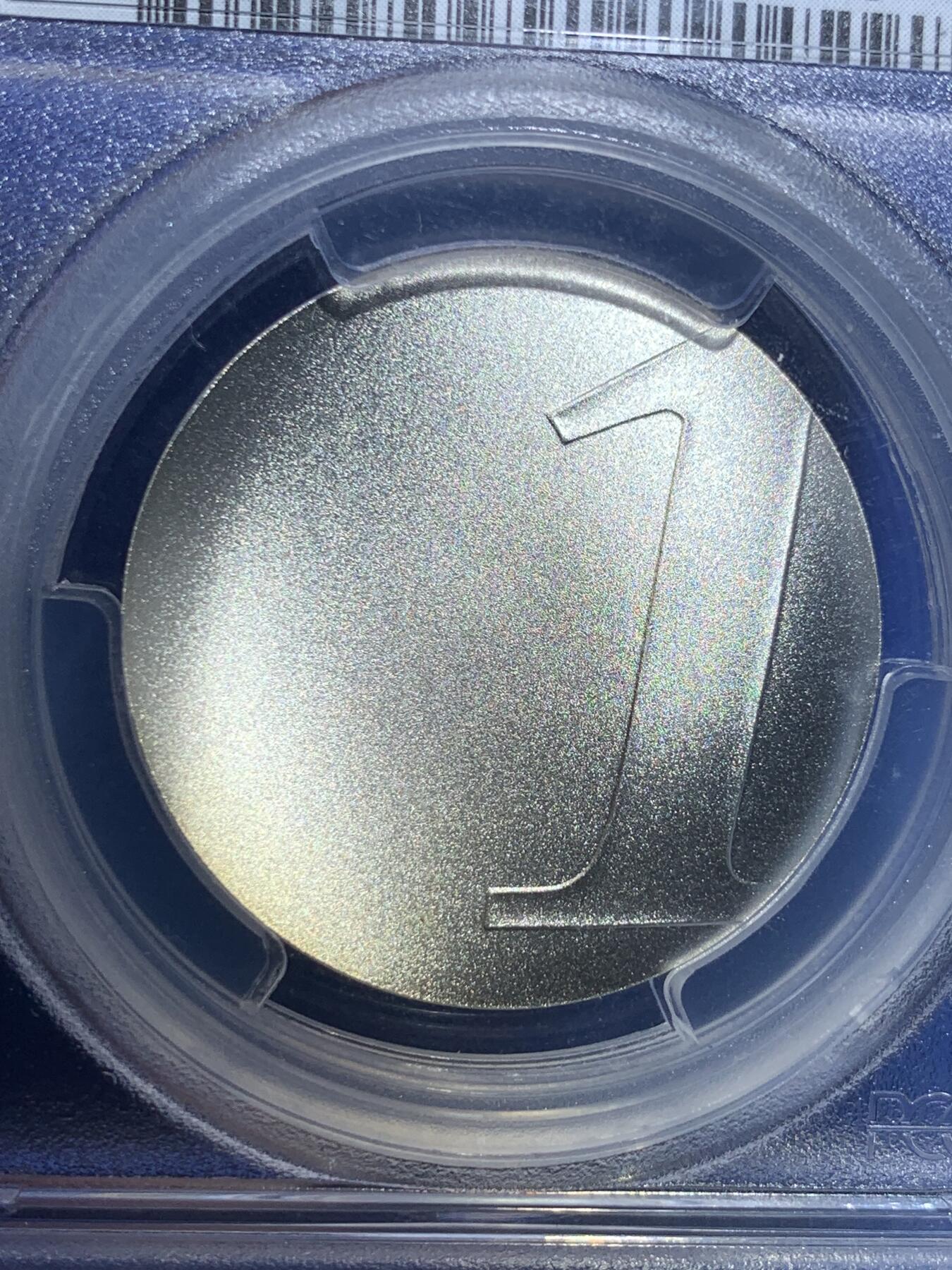 《竞宝斋》第284场- 周日，周一 2场连拍 （全场包邮） PCGS SP69 法国2001年最后的法郎纪念银币 少见的波浪形银币 荣获克劳斯年度最佳硬币 最佳创意币