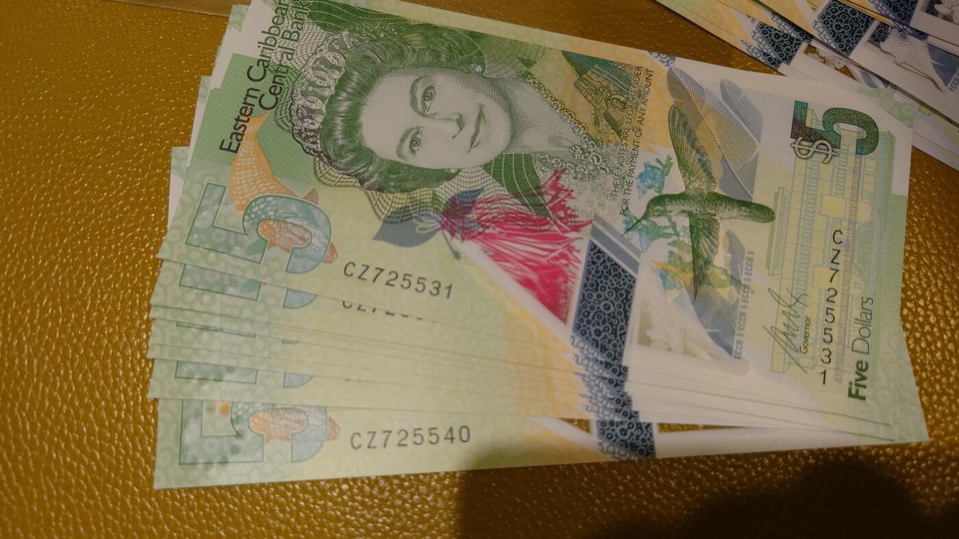 【世界钱币】精选微拍第116期暨2024年第27期  部分硬货0元起拍 还有新品1996首年瑞士人像1000等 2021年东加勒比5元 全新绝品无4 标准十连号5531～5540