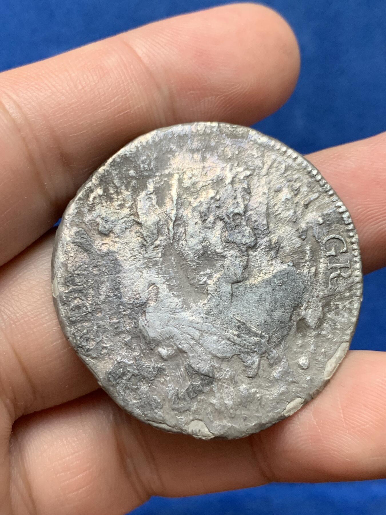 《竞宝斋》第284场- 周日，周一 2场连拍 （全场包邮） 海捞危地马拉费七双柱大银币 NG厂标清晰 趣味品 余重21.6g