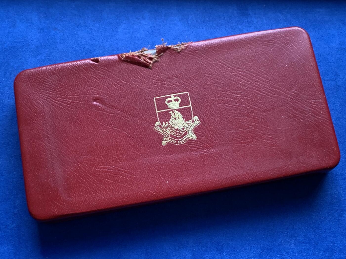 《竞宝斋》第284场- 周日，周一 2场连拍 （全场包邮） 巴哈马1969塑封套币 原盒保存 带5元大银币 大银币套值得收藏