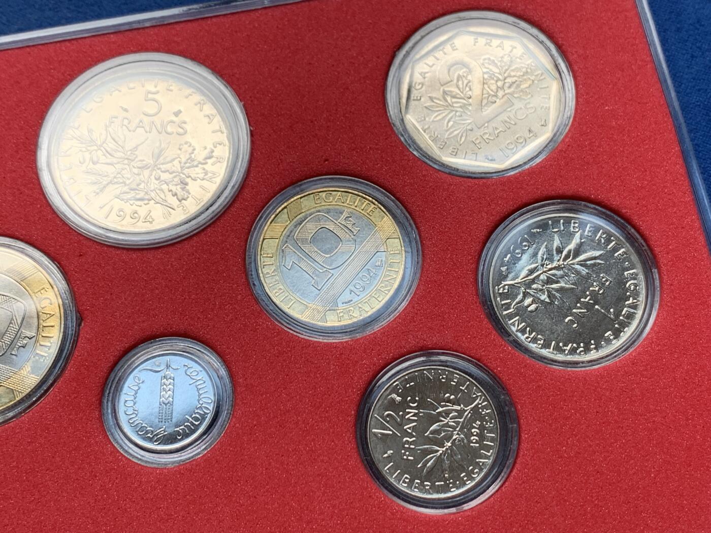 《竞宝斋》第284场- 周日，周一 2场连拍 （全场包邮） 法国1994年清年份官方套币 面值齐全 法系收藏必备 较为稀少