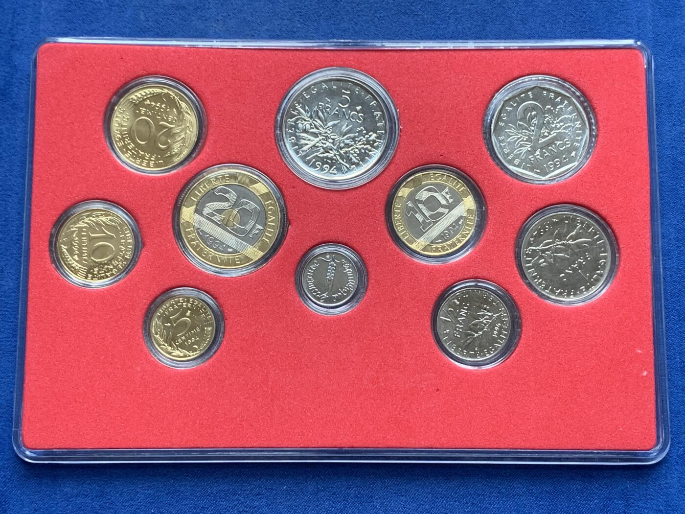 《竞宝斋》第284场- 周日，周一 2场连拍 （全场包邮） 法国1994年清年份官方套币 面值齐全 法系收藏必备 较为稀少
