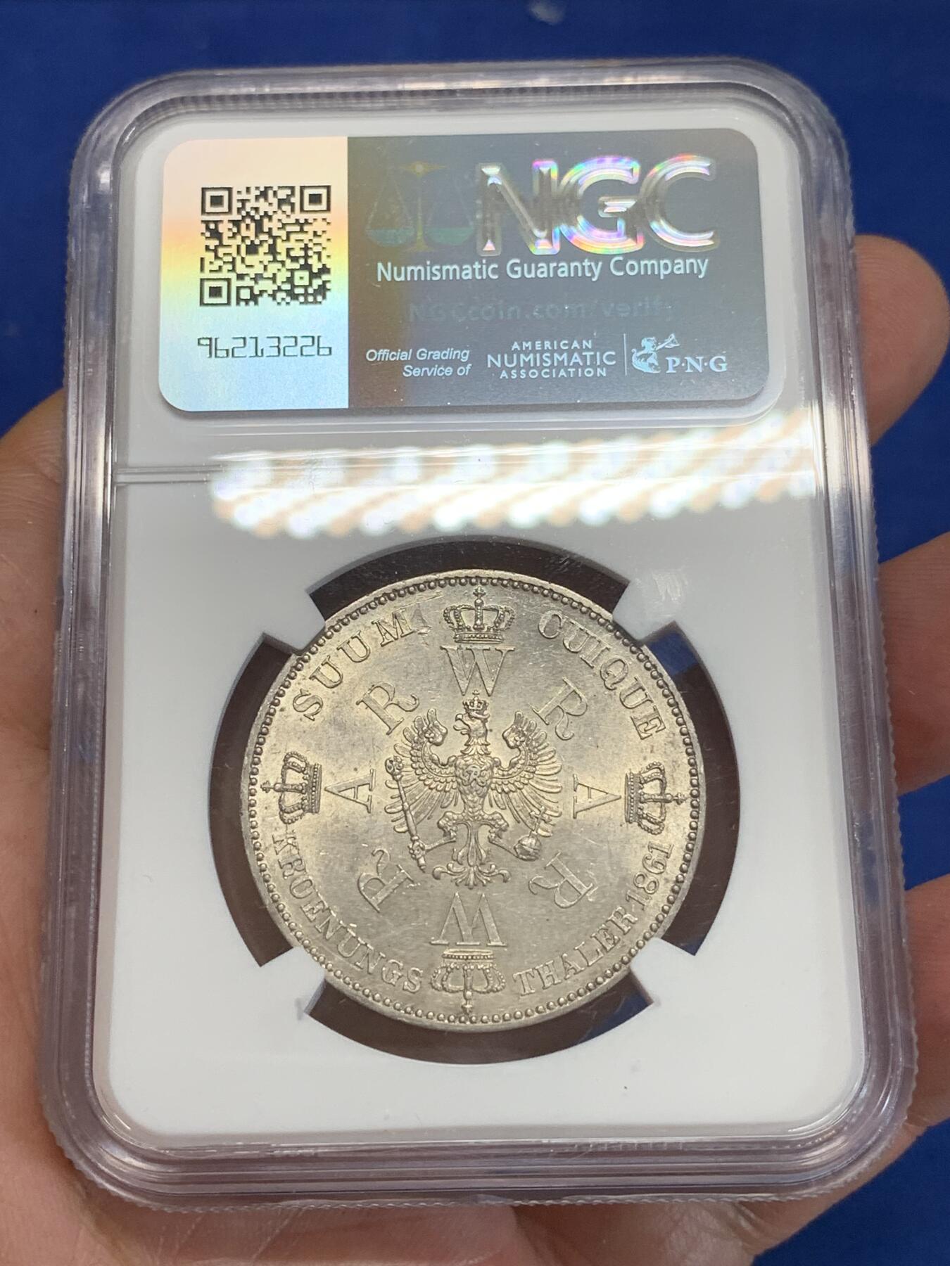 《竞宝斋》第284场- 周日，周一 2场连拍 （全场包邮） NGC AUD 德国1861年普鲁士威廉一世登基1泰勒 光感细节不错