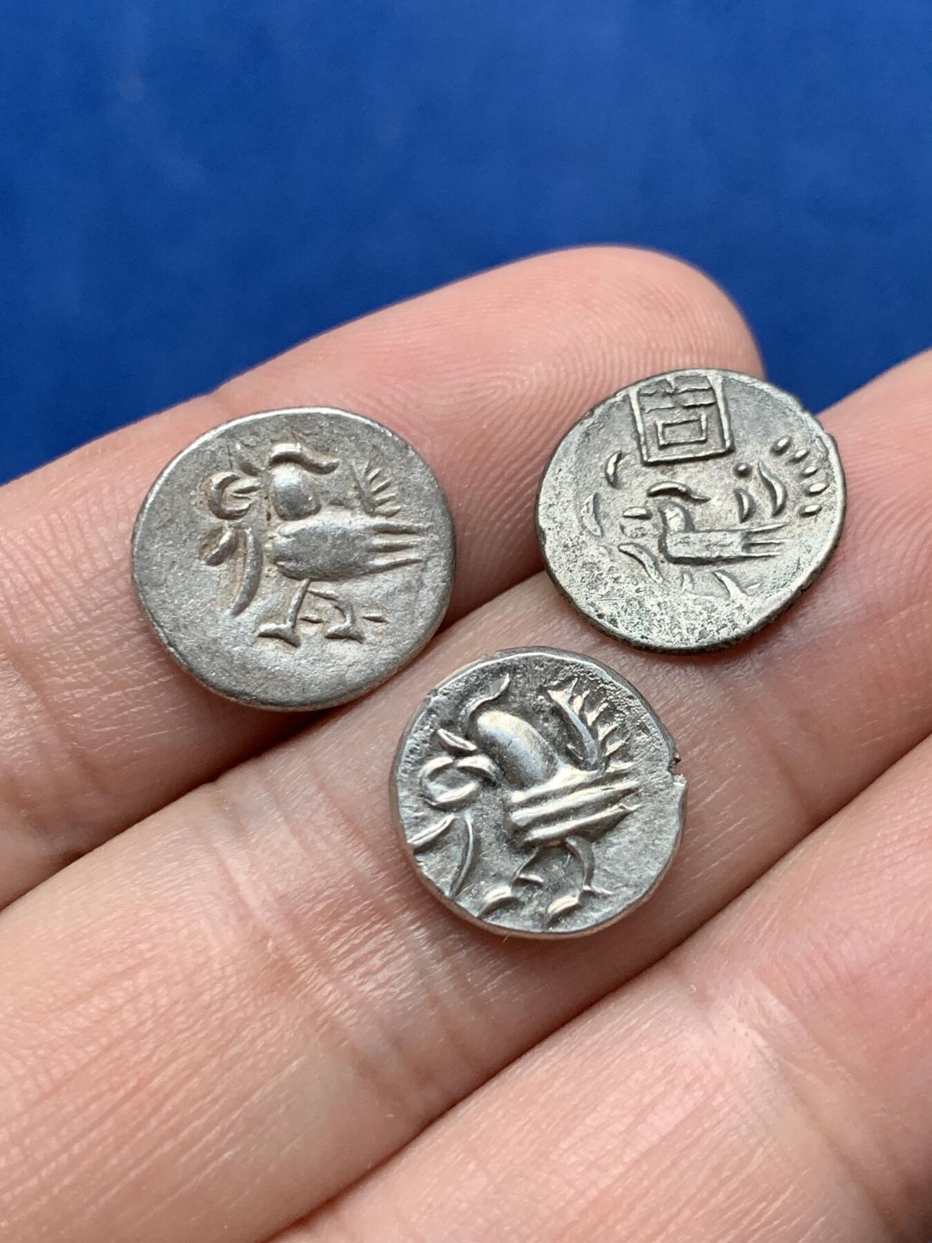 《竞宝斋》第284场- 周日，周一 2场连拍 （全场包邮） 3枚一组 柬埔寨小鸟银币