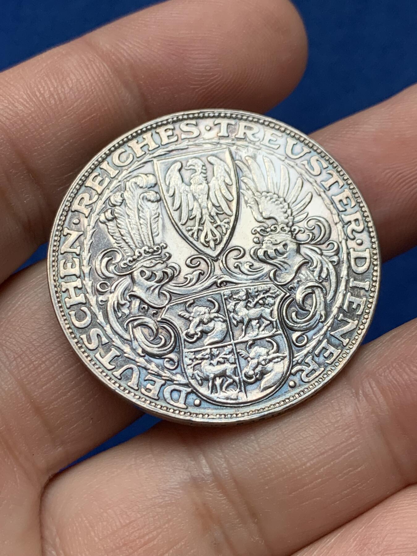 《竞宝斋》第284场- 周日，周一 2场连拍 （全场包邮） 1927年德国兴登堡5马克银币章