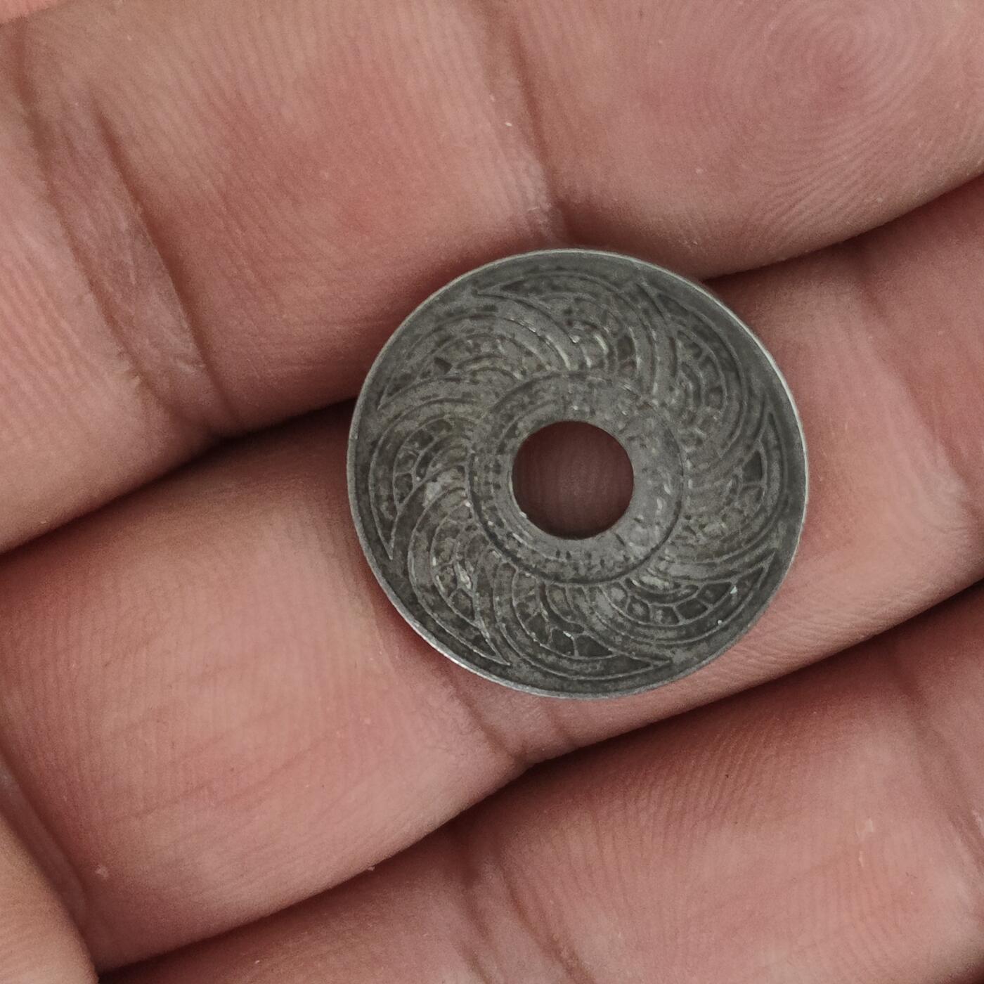 英雄古币捡漏专场第一期无押金可累计捡漏，全场50包邮，偏远地区除外。 外国古币