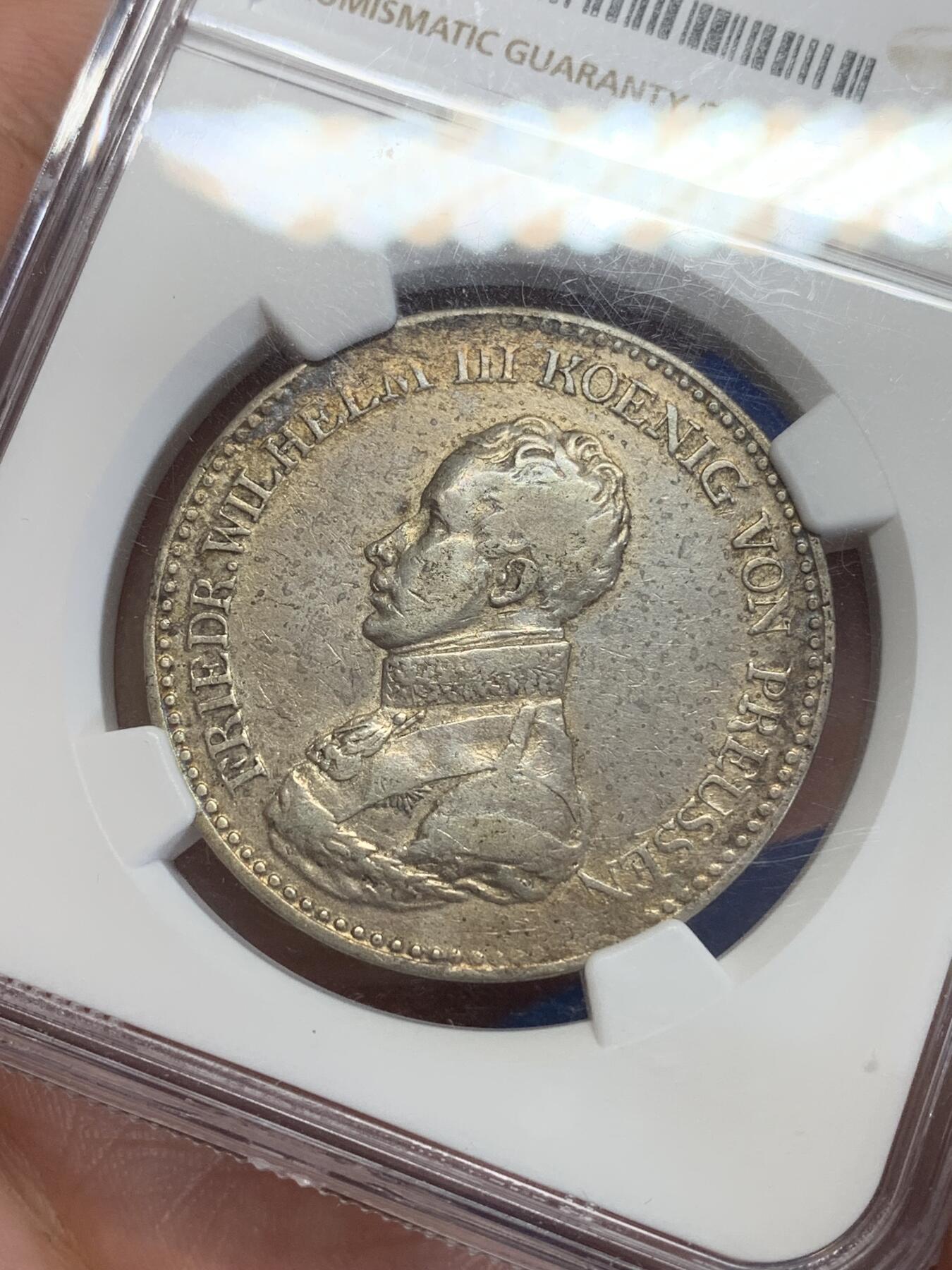 《竞宝斋》第284场- 周日，周一 2场连拍 （全场包邮） NGC XFD 德国1818A年普鲁士鹰炮1泰勒银币 老泰勒又涨了