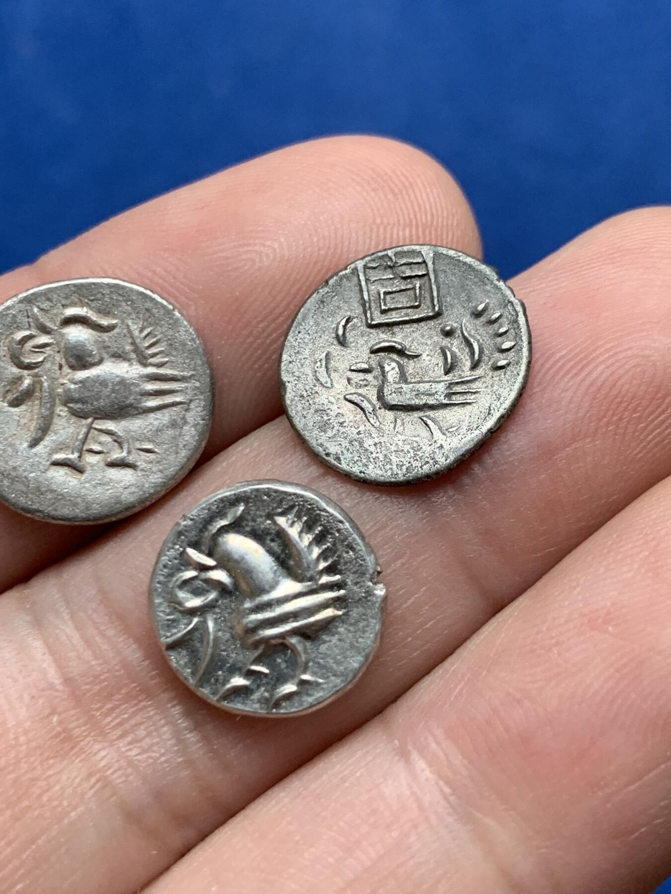 《竞宝斋》第284场- 周日，周一 2场连拍 （全场包邮） 3枚一组 柬埔寨小鸟银币