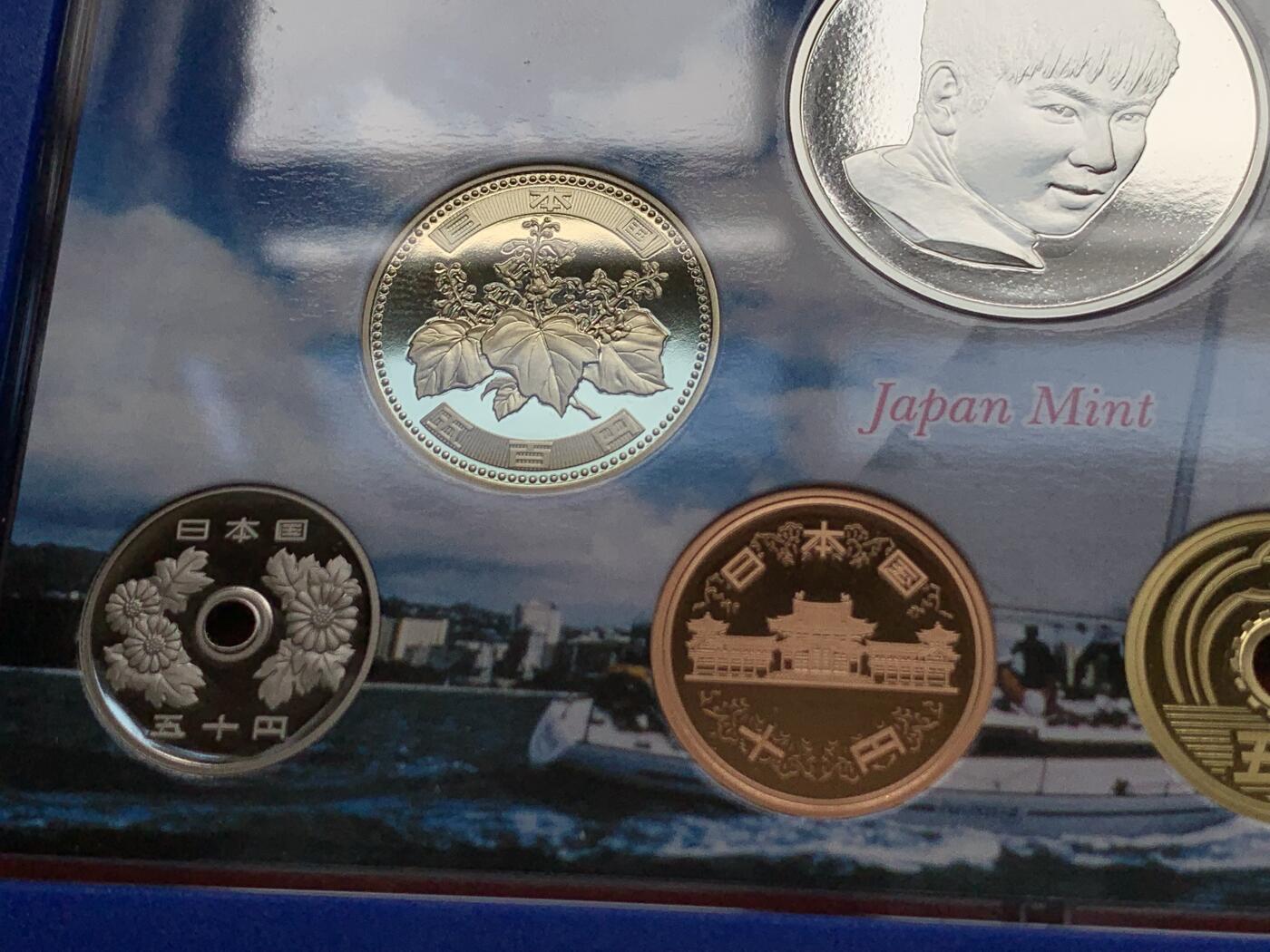 《竞宝斋》第284场- 周日，周一 2场连拍 （全场包邮） 日本石原裕次郎演出50周年精致套币 含20克925银大银章 银章银价都一百四十多了