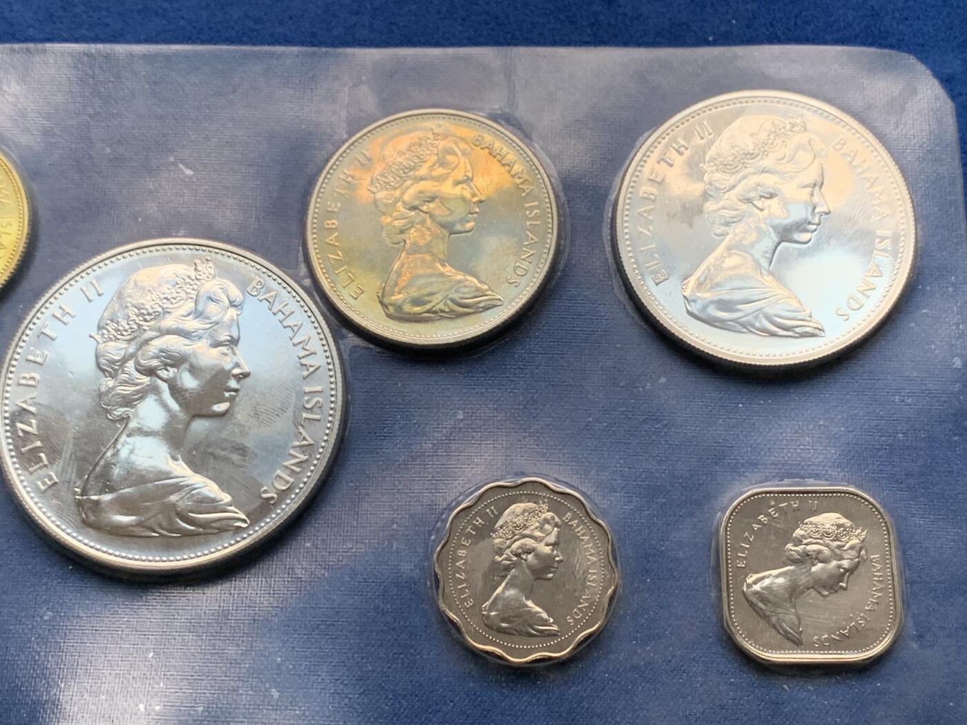 《竞宝斋》第284场- 周日，周一 2场连拍 （全场包邮） 巴哈马1969塑封套币 原盒保存 带5元大银币 大银币套值得收藏