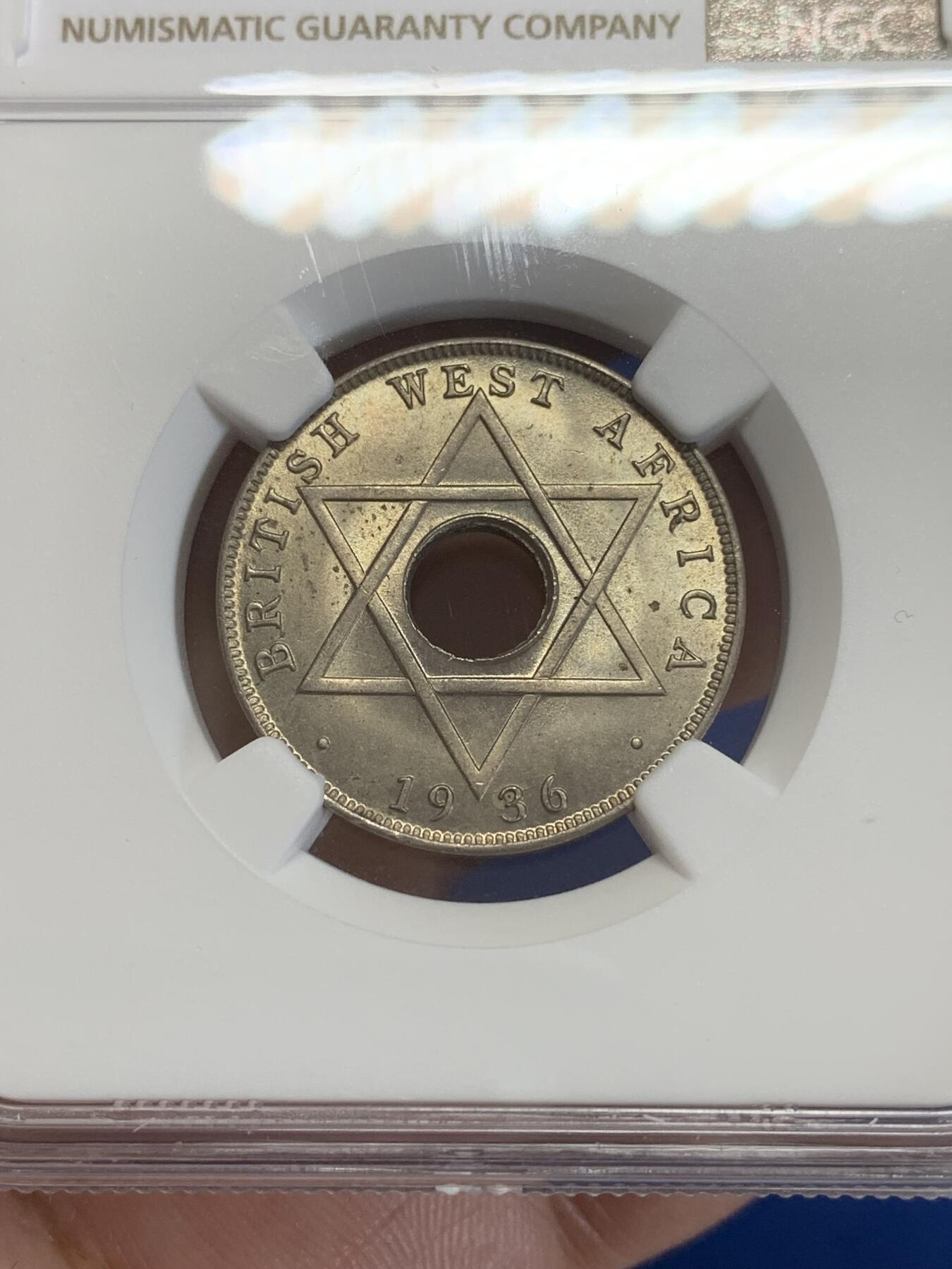 《竞宝斋》第284场- 周日，周一 2场连拍 （全场包邮） NGC MS64 英属西非1936半便士 六芒星图案大热 这枚63及以下很常见 64分就很难了 两面转光带淡淡的包浆 非常漂亮