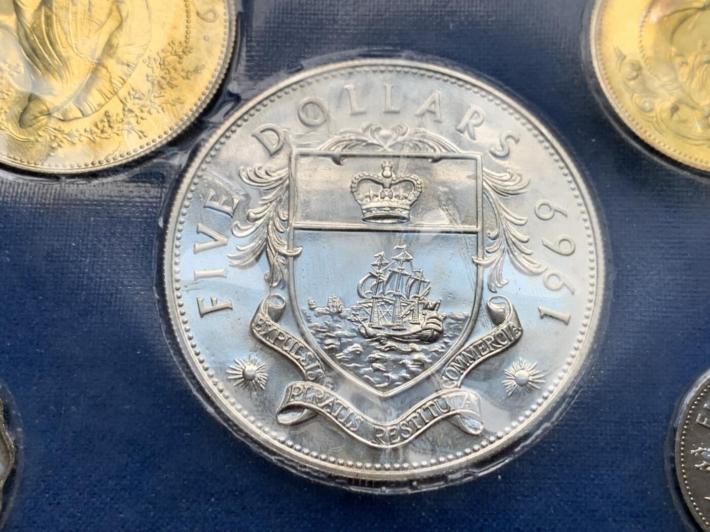 《竞宝斋》第284场- 周日，周一 2场连拍 （全场包邮） 巴哈马1969塑封套币 原盒保存 带5元大银币 大银币套值得收藏