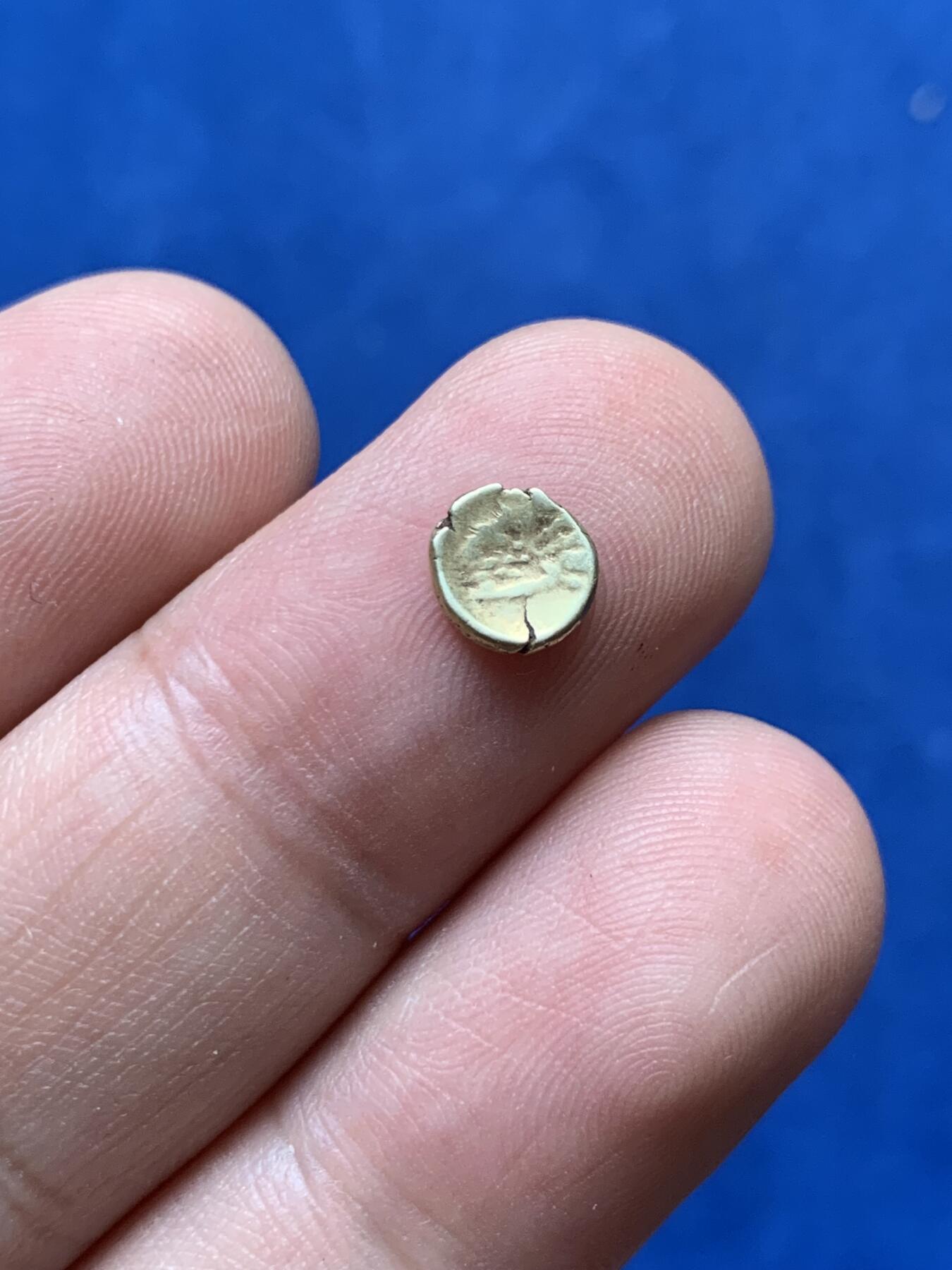 《竞宝斋》第284场- 周日，周一 2场连拍 （全场包邮） 古印度法兰小金币 最小金币 小金豆 适合镶嵌做首饰