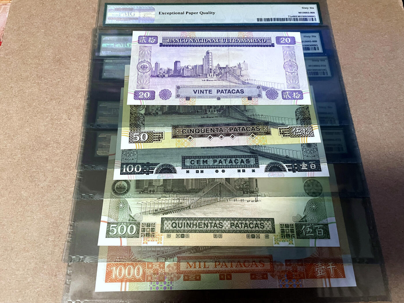 【Blue Auction】✨世界纸币精拍第499期【精】 【一组5张 MA冠全同号】澳门 1999年20-1000元 PMG66EPQ 老壳 精美套装 