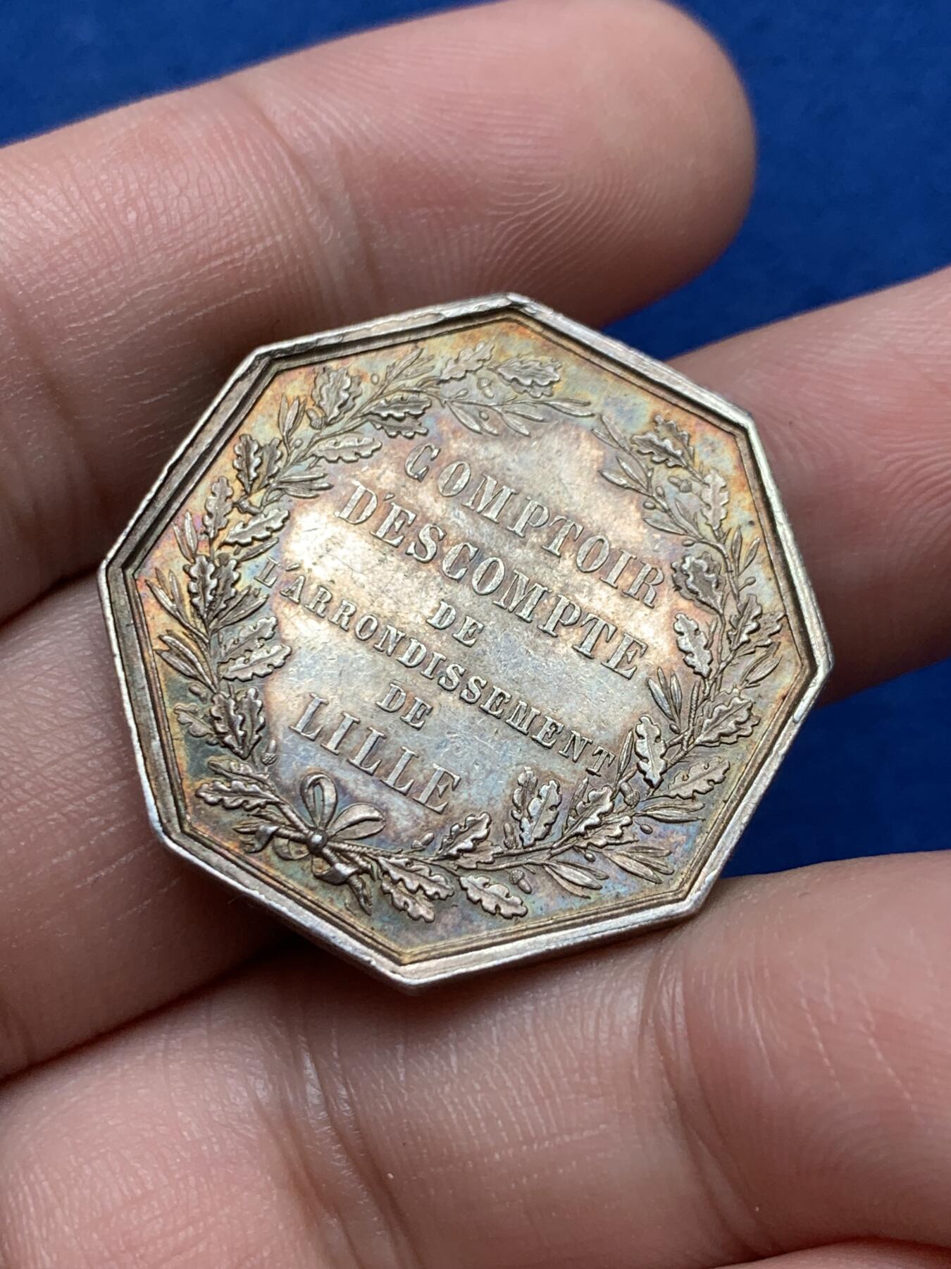 《竞宝斋》第285场- 周日，周一 2场连拍 （全场包邮） 1854年法国里尔商业银行八角银代币 蜜蜂边铭 30mm 14.4g