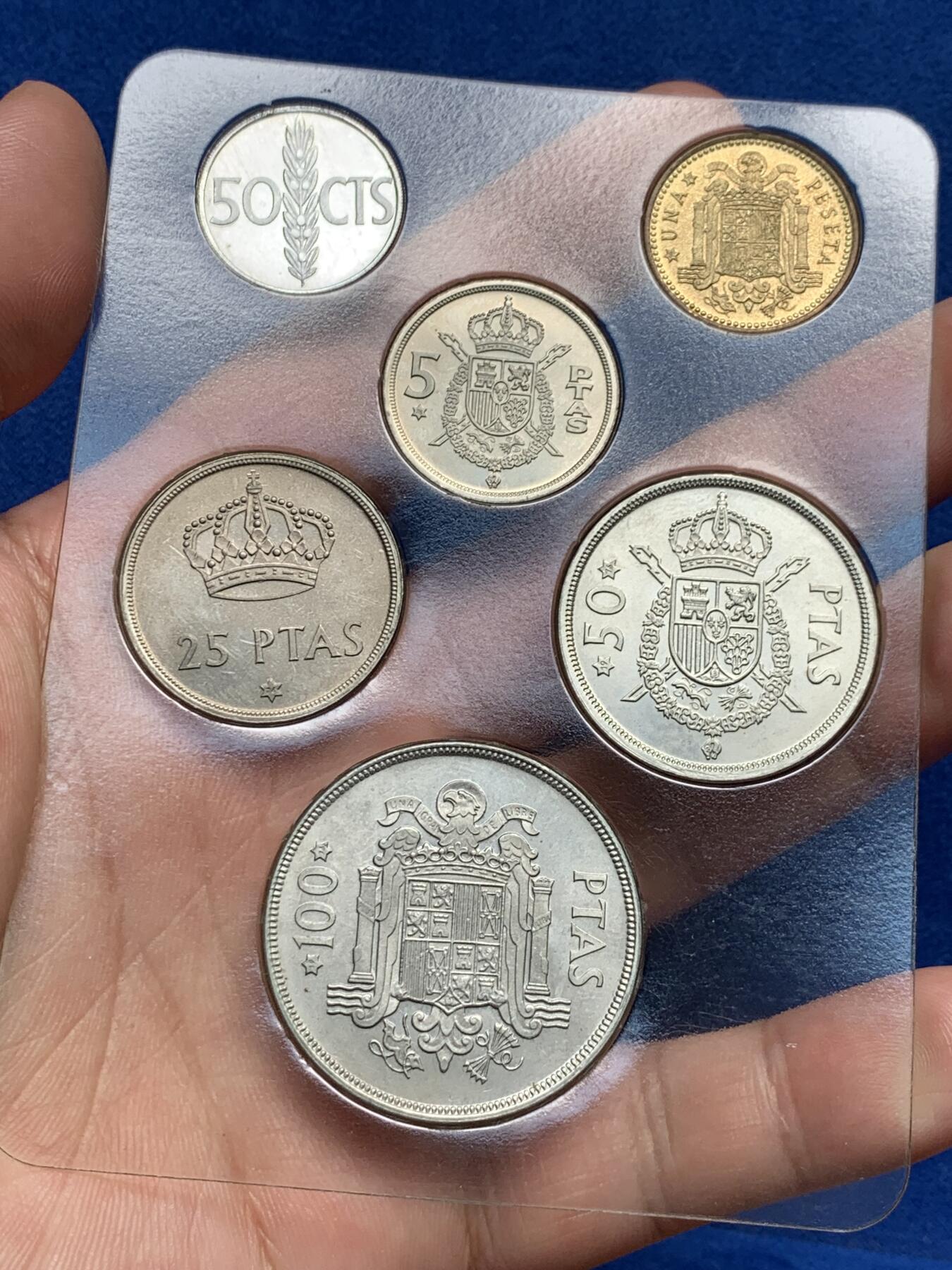 《竞宝斋》第285场- 周日，周一 2场连拍 （全场包邮） 册装 西班牙1975胡安卡洛斯一世6枚装套币