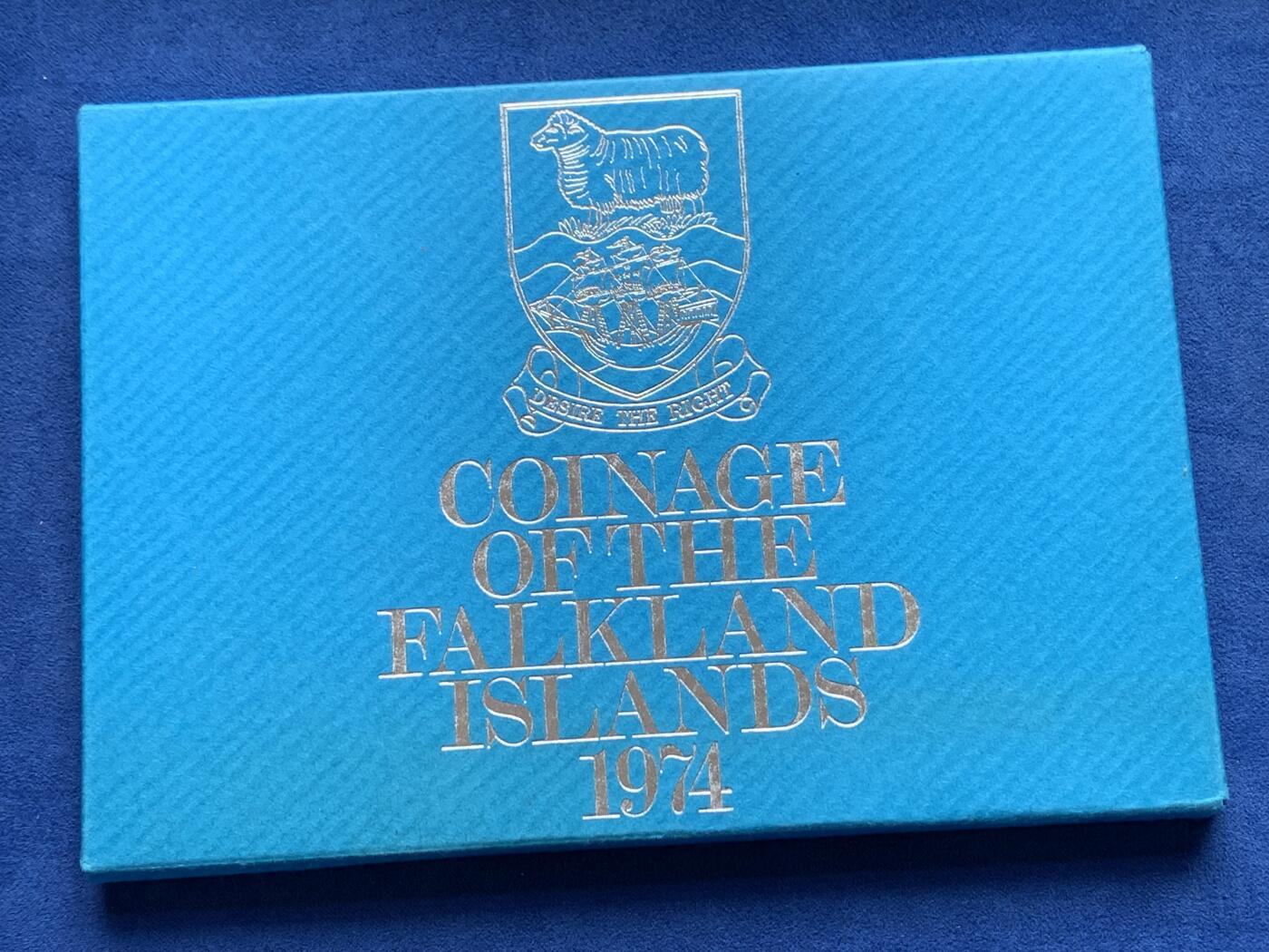 《竞宝斋》第285场- 周日，周一 2场连拍 （全场包邮） 福克兰群岛1974年精制套币 此为福克兰群岛首套精制套币