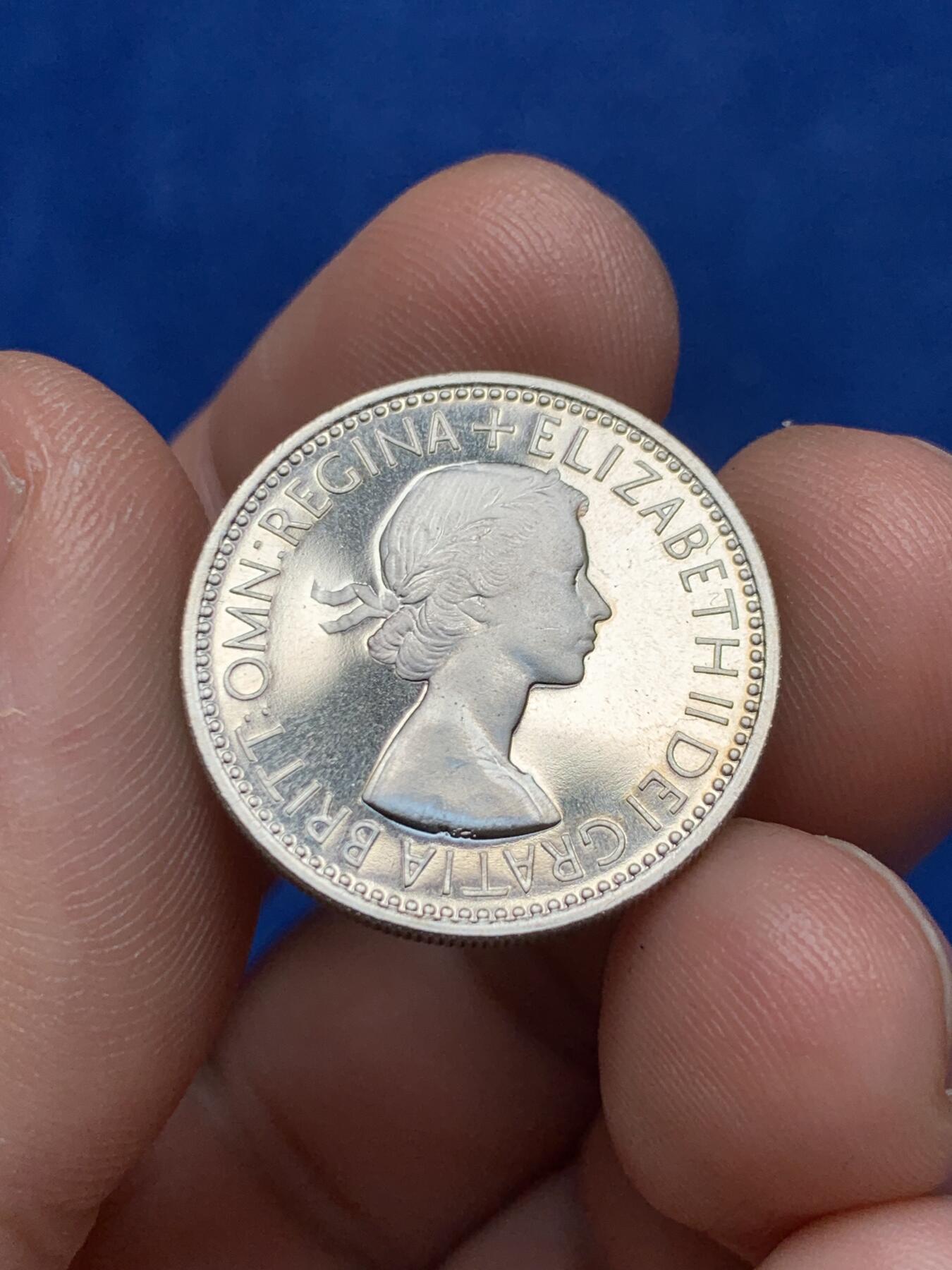 《竞宝斋》第285场- 周日，周一 2场连拍 （全场包邮） 英国1953年伊丽莎白二世加冕首年精制先令 BU品相 感觉带came