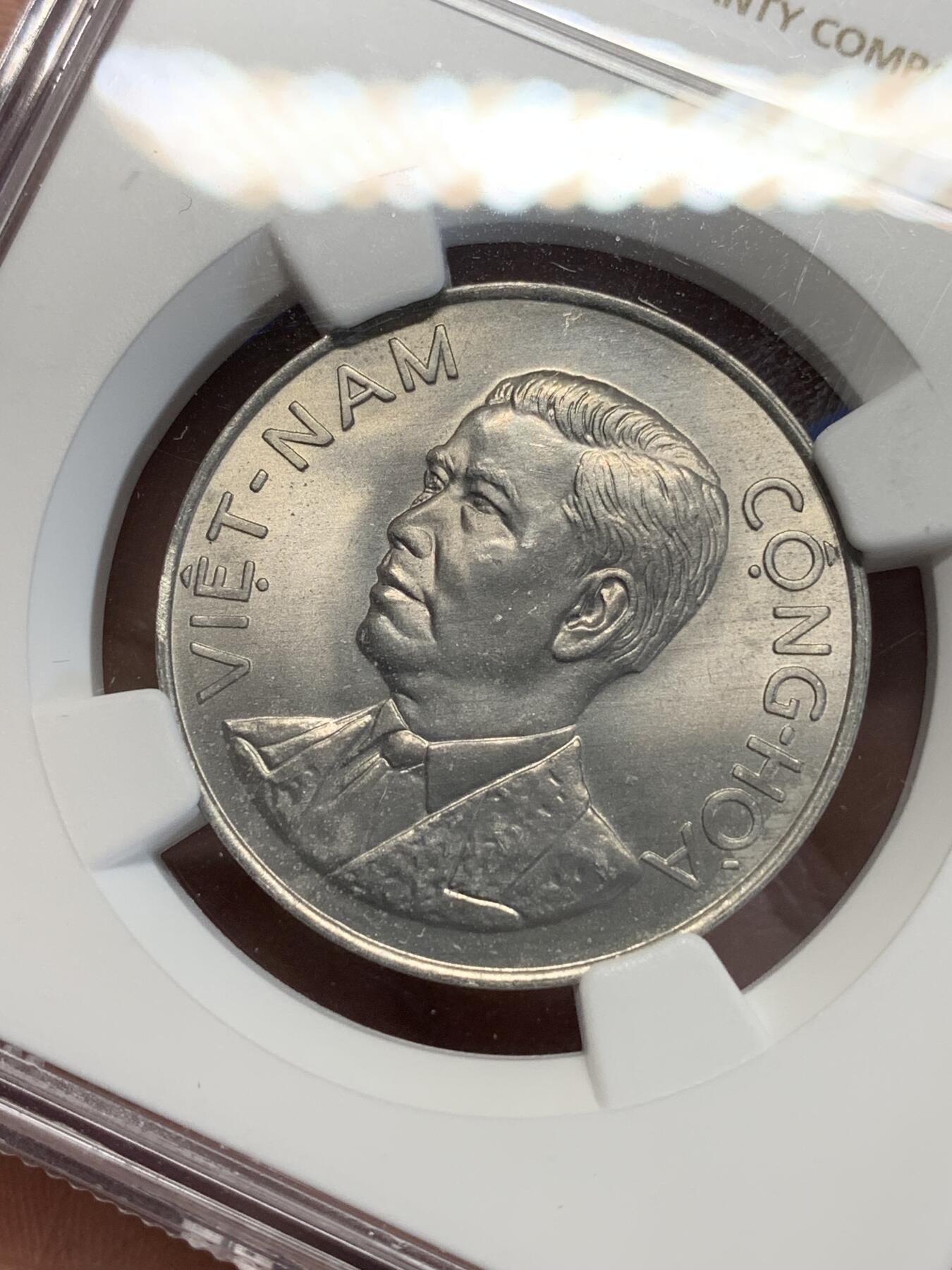 《竞宝斋》第285场- 周日，周一 2场连拍 （全场包邮） NGC MS64 越南1963年吴庭艳头像50Xu铝币