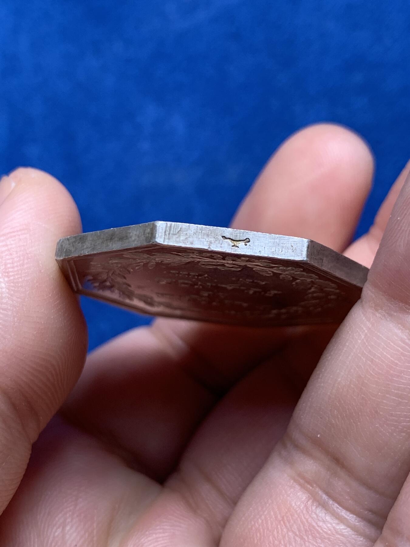 《竞宝斋》第285场- 周日，周一 2场连拍 （全场包邮） 法国密涅瓦法兰西银行智慧决定财富商业八角银代币 油灯边铭 36mm 24.4g