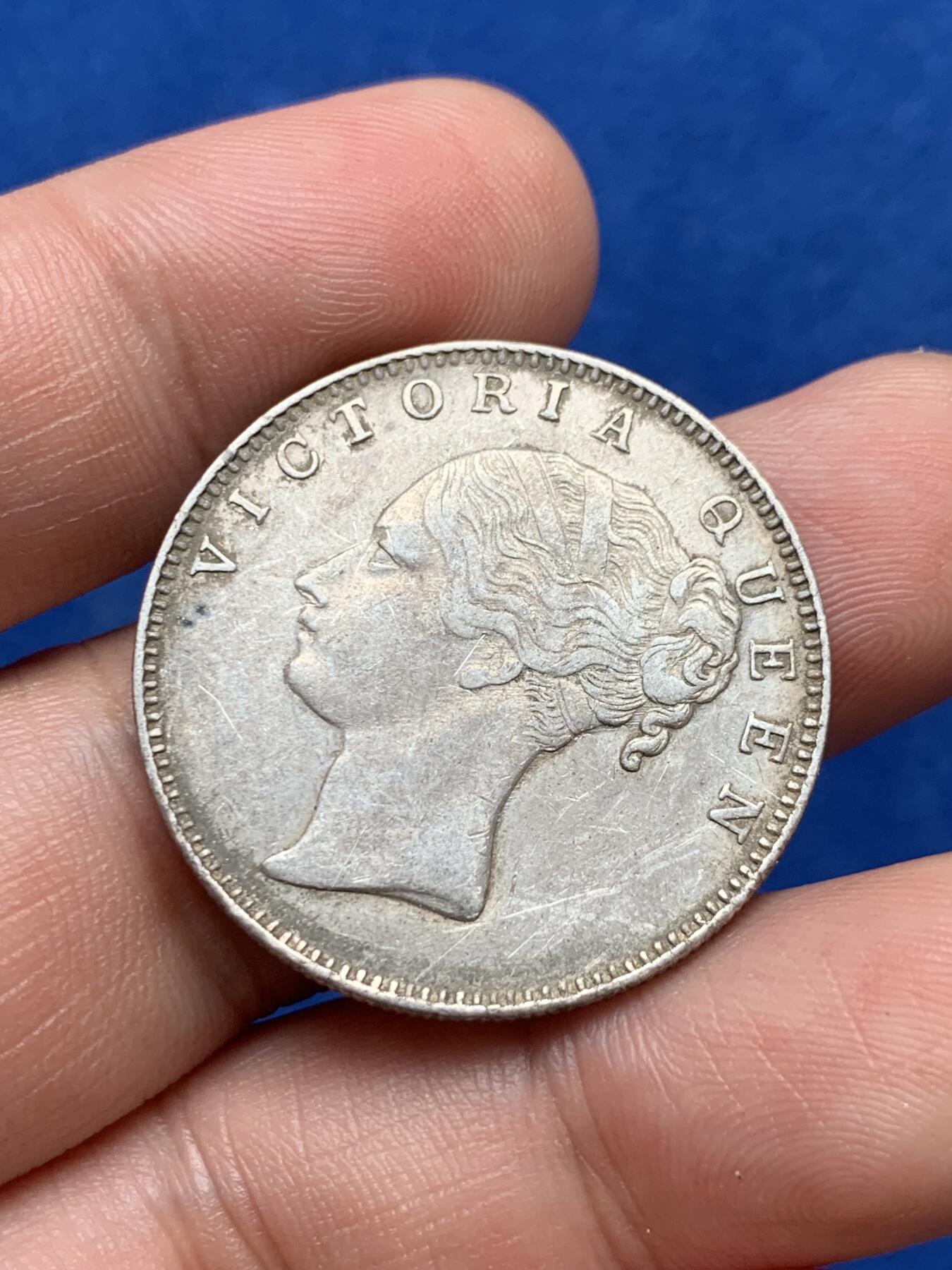 《竞宝斋》第285场- 周日，周一 2场连拍 （全场包邮） 印度1840年维多利亚女王1卢比银币 好品相 稀少单辫版本 发丝俱在 包浆浓郁