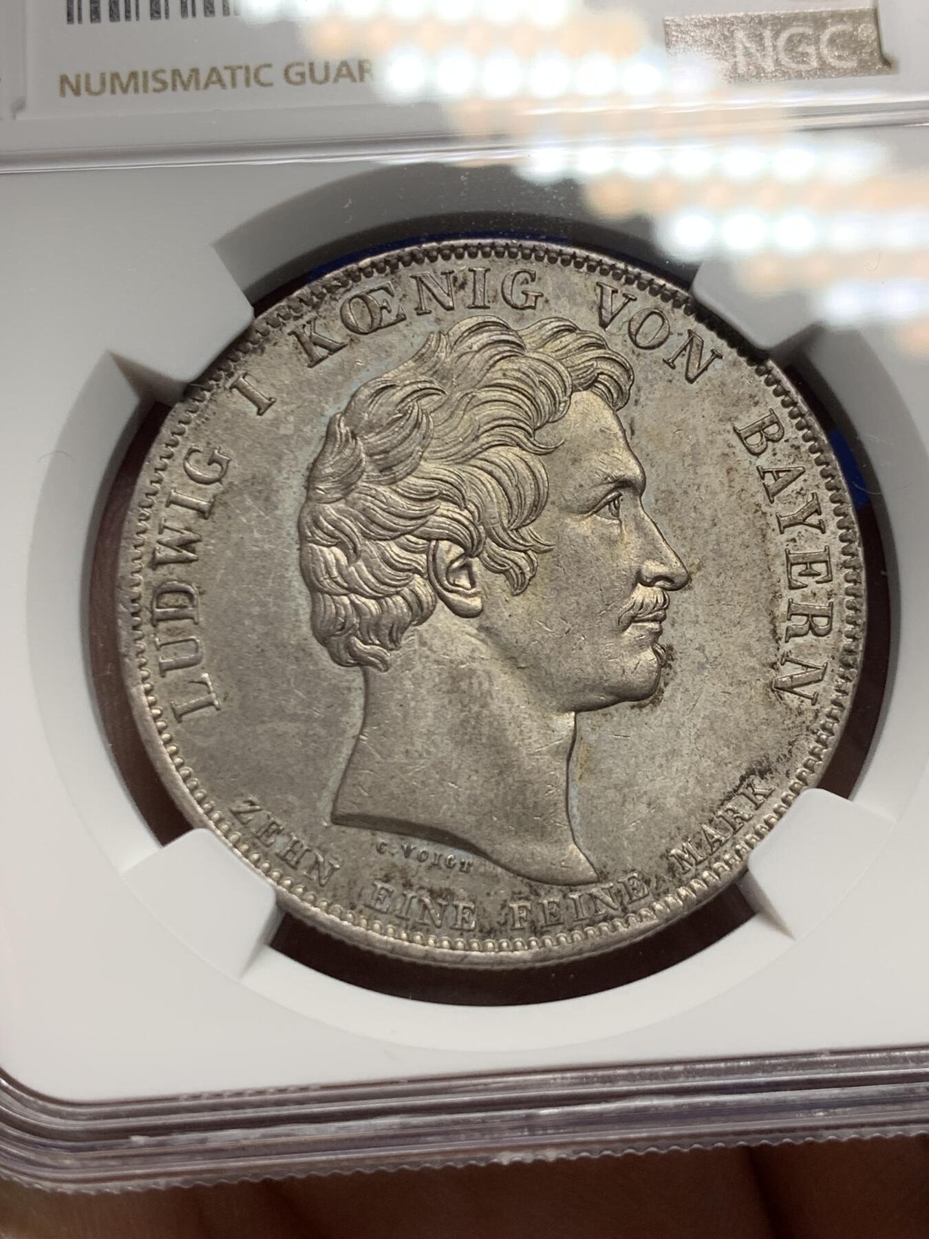 《竞宝斋》第285场- 周日，周一 2场连拍 （全场包邮） NGC UNC 巴伐利亚1832年奥托王子加冕1泰勒大银币  巴伐利亚泰勒系列中的稀少热门品种 观感极佳 老包浆低评